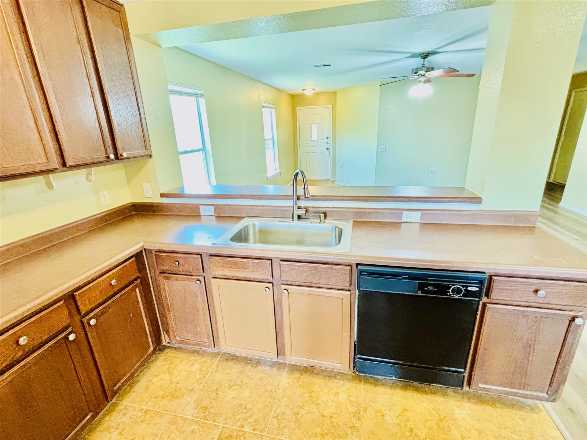 1220 Anise Dr Property Photo 4
