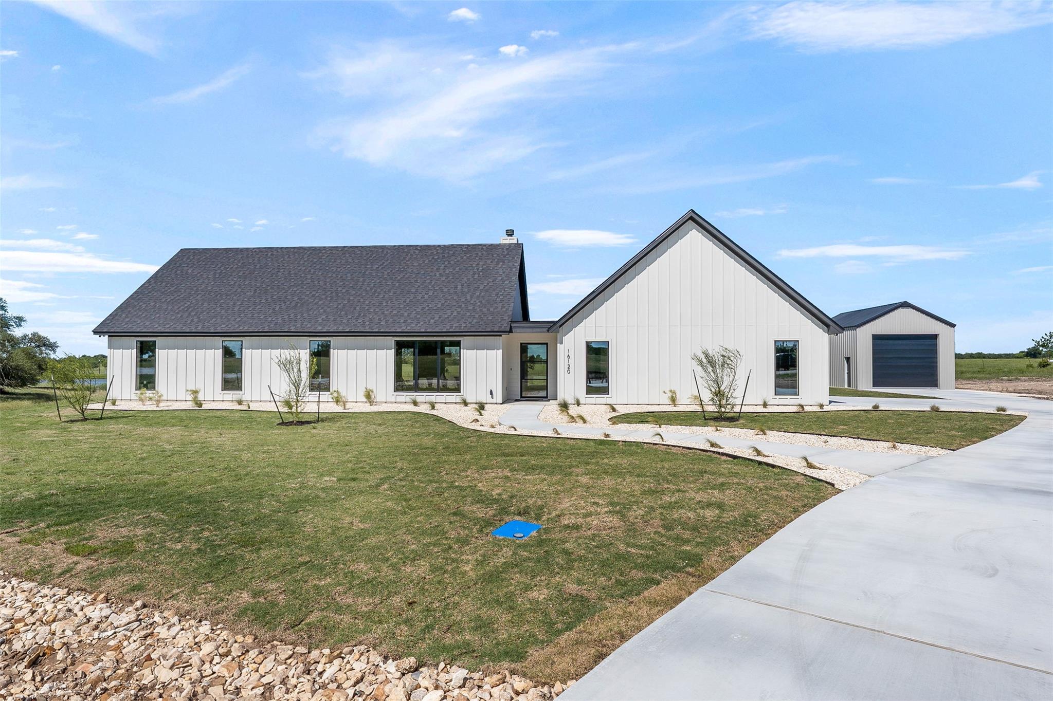 16120 Audrey Ln Property Photo 3