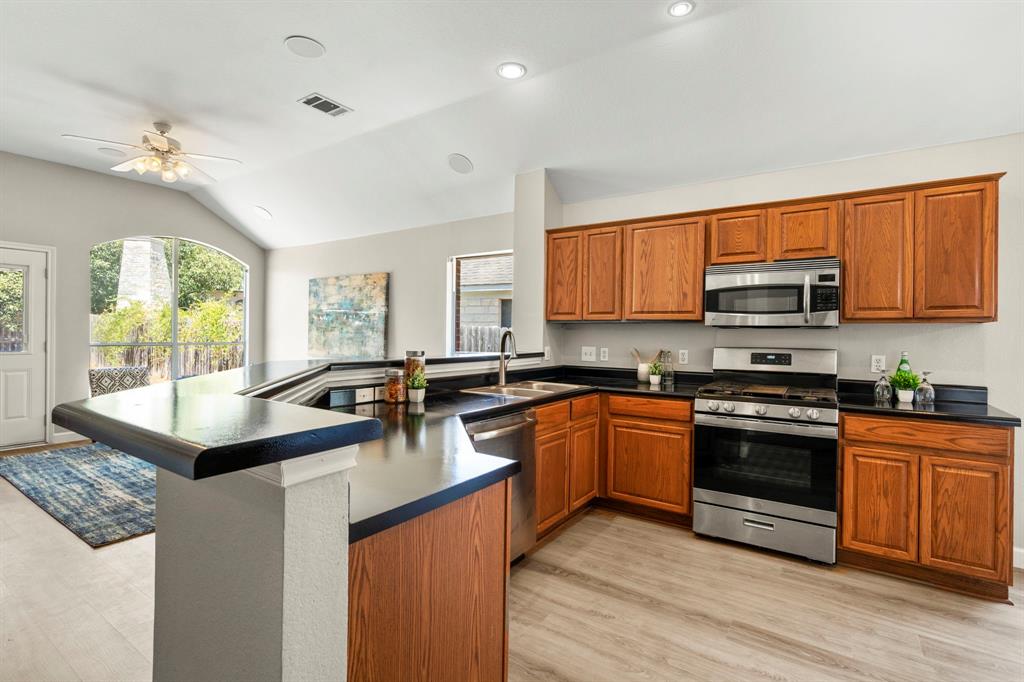 10230 Snapdragon Dr Property Photo 4
