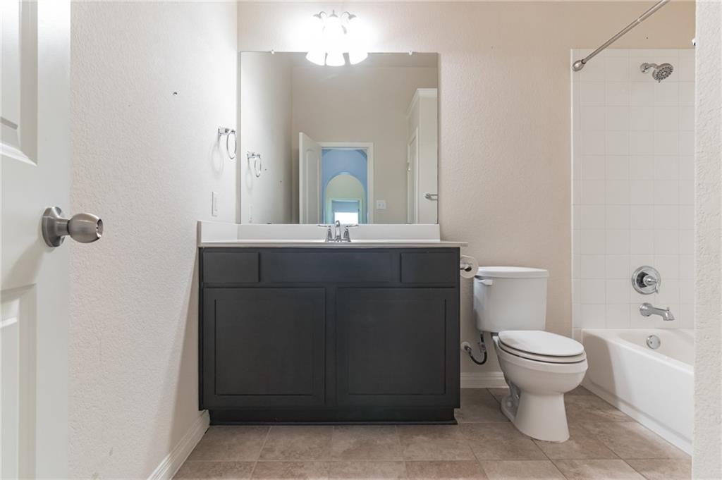 320 Lightcliff St Property Photo 6