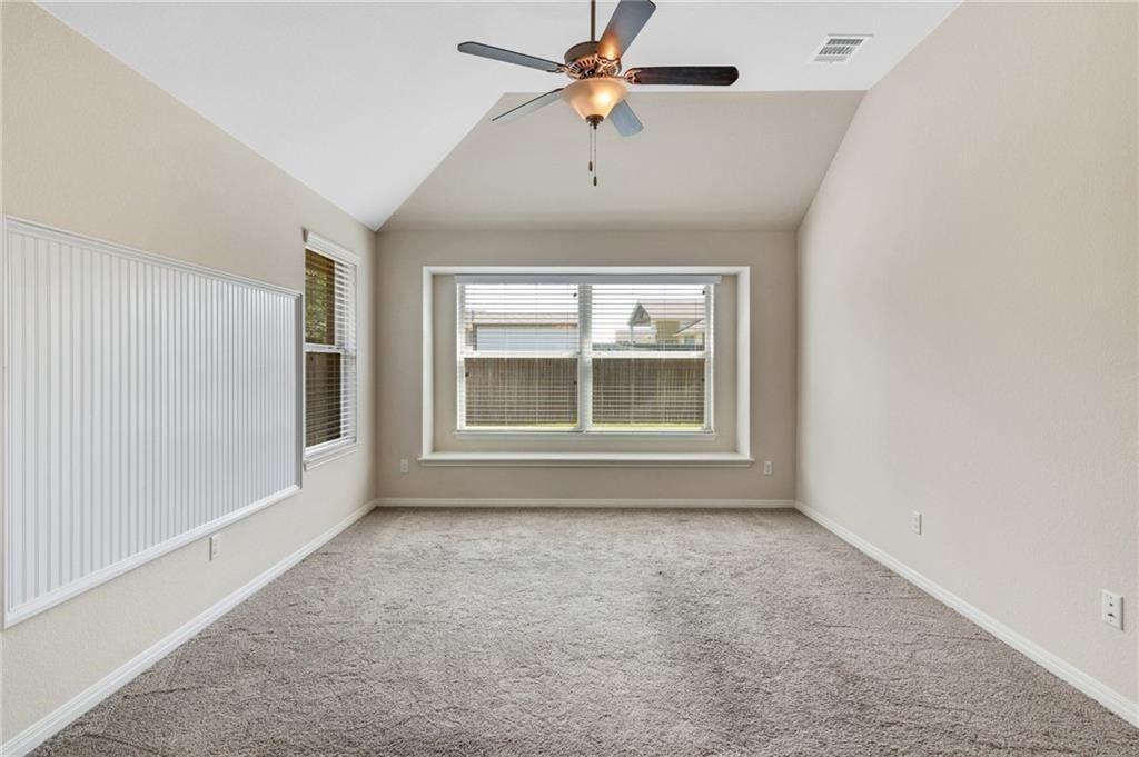 320 Lightcliff St Property Photo 20