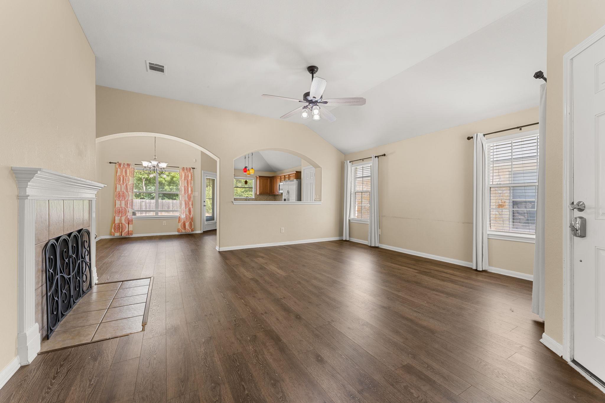 1005 Blackburn Pl Property Photo 7