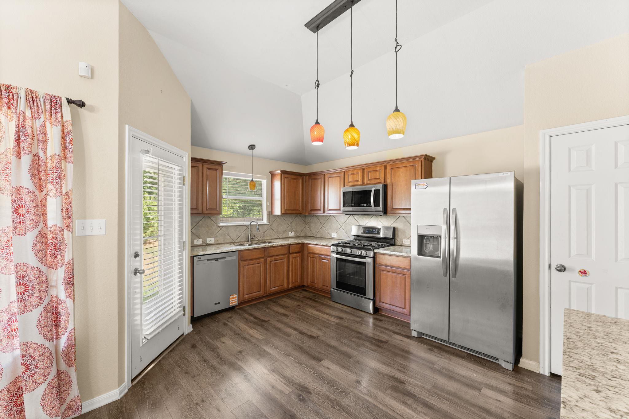 1005 Blackburn Pl Property Photo 11