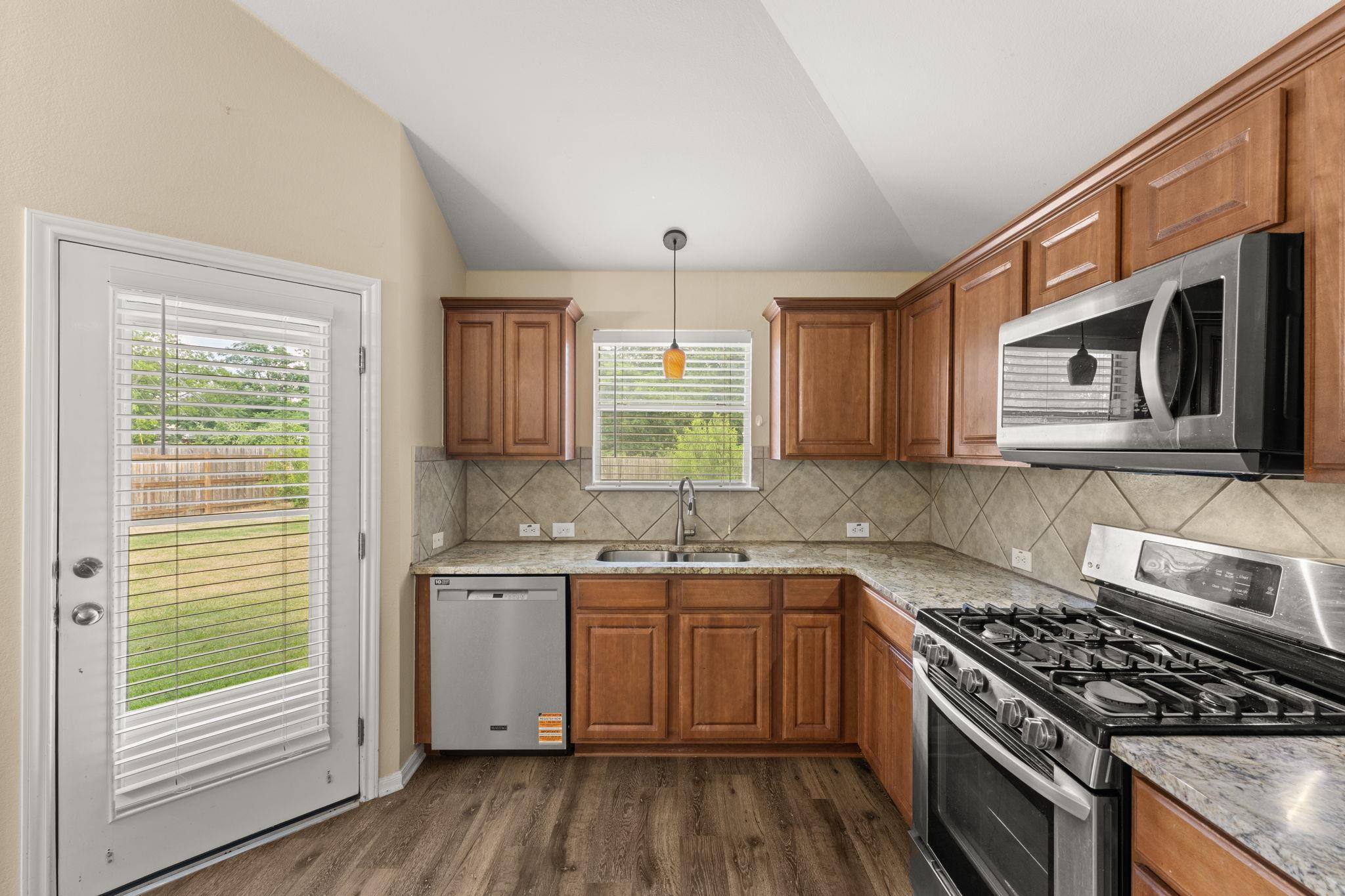 1005 Blackburn Pl Property Photo 14