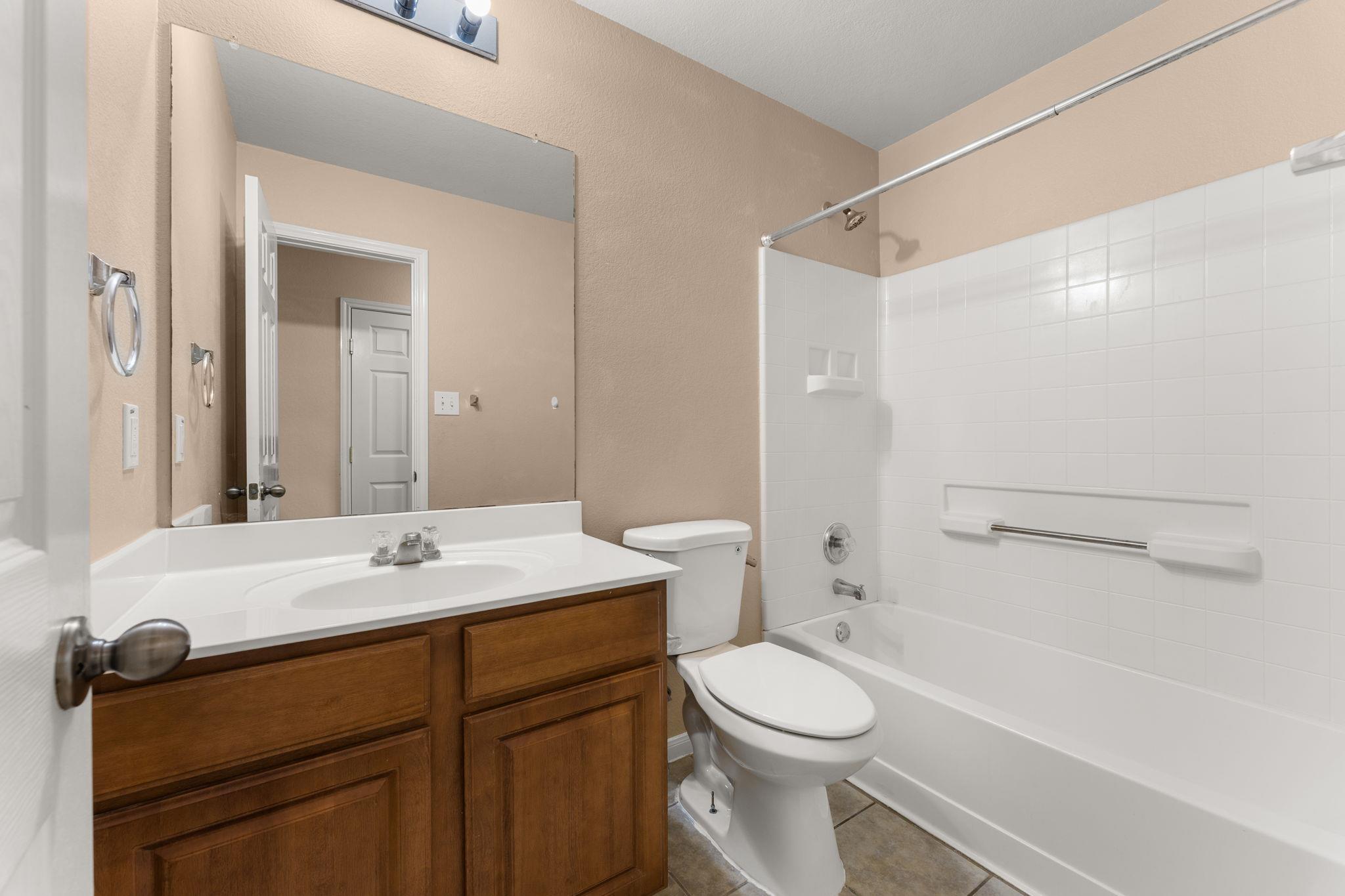 1005 Blackburn Pl Property Photo 24