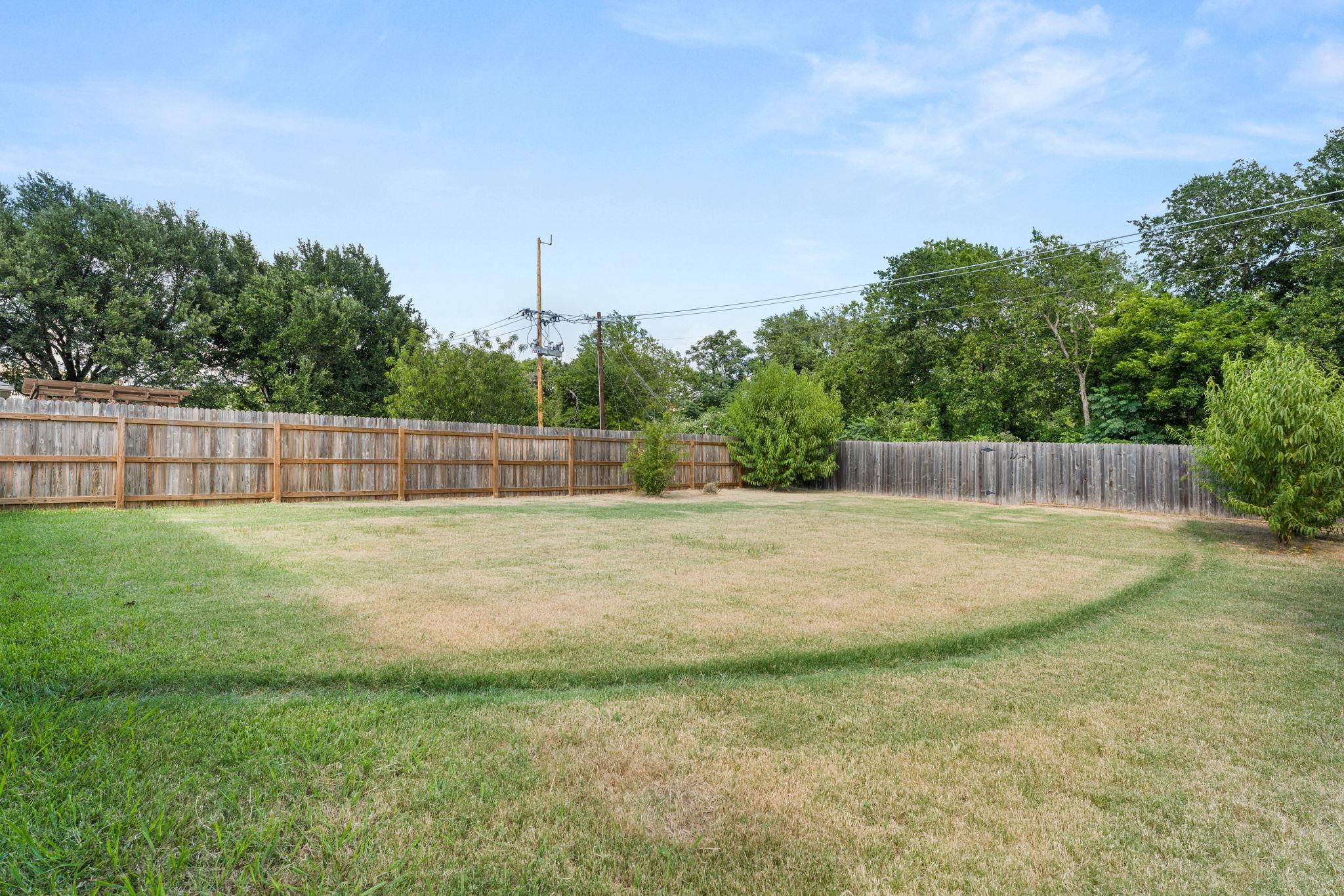 1005 Blackburn Pl Property Photo 29