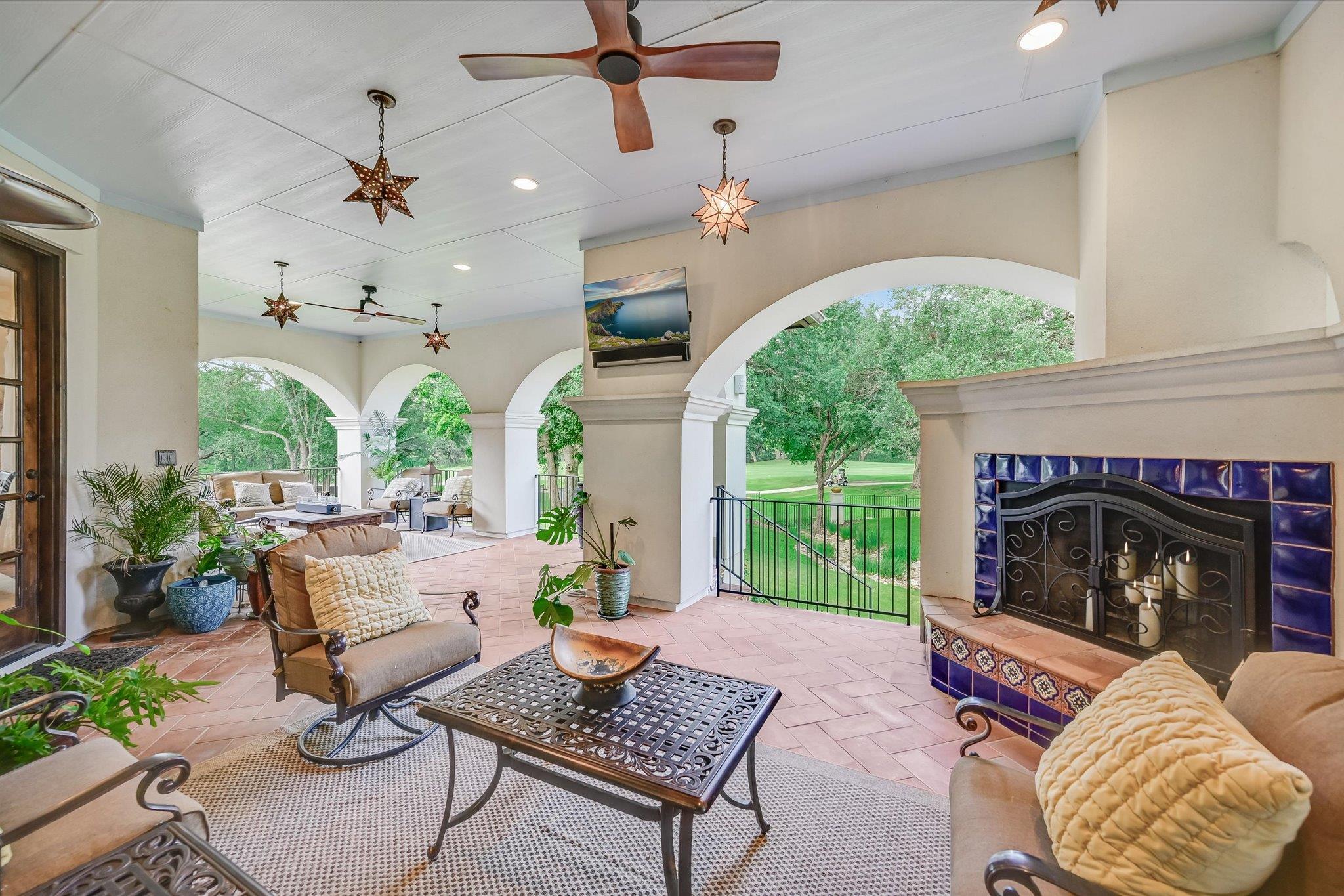 409 Turquoise None Property Photo 6