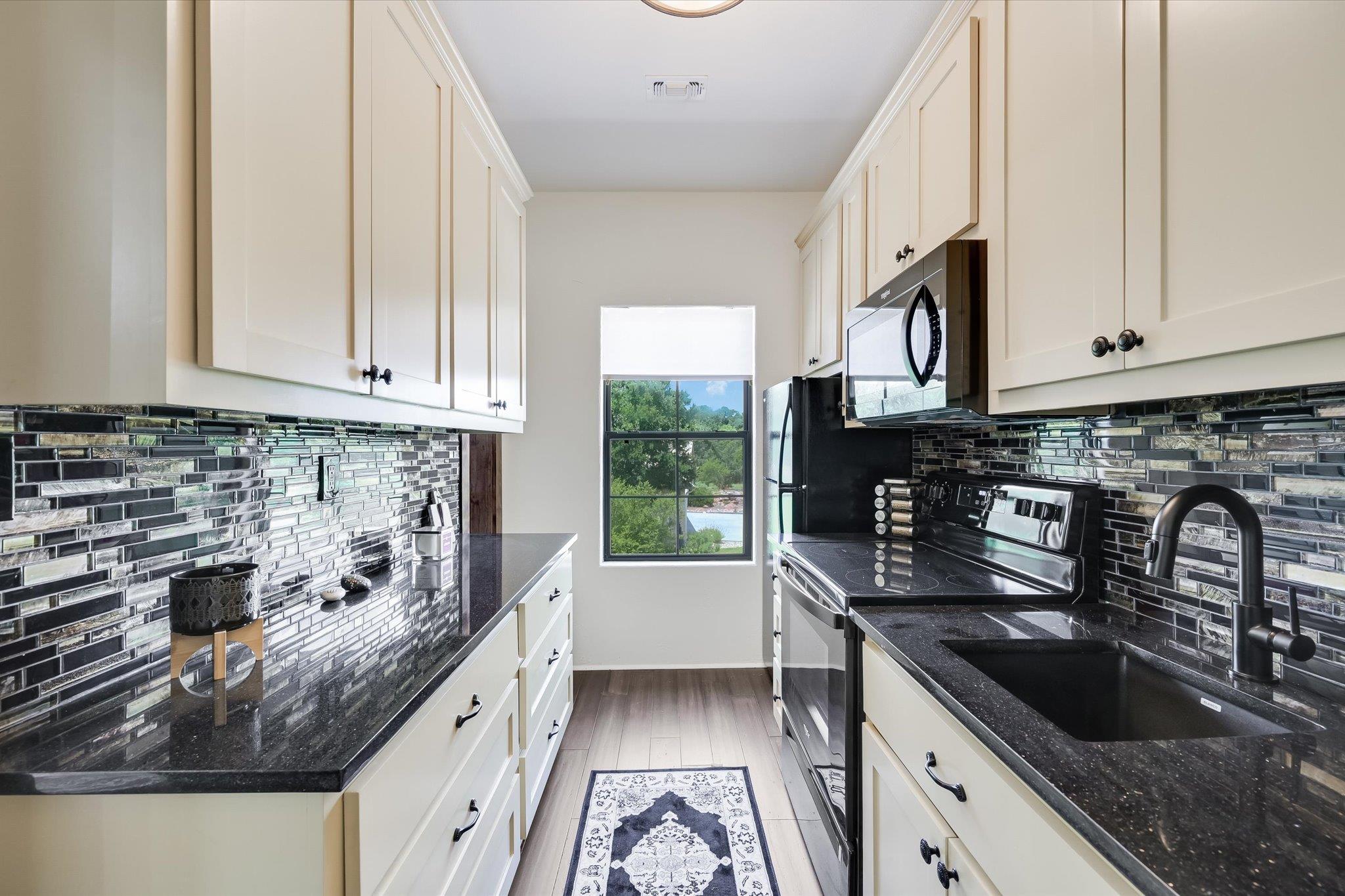 409 Turquoise None Property Photo 14