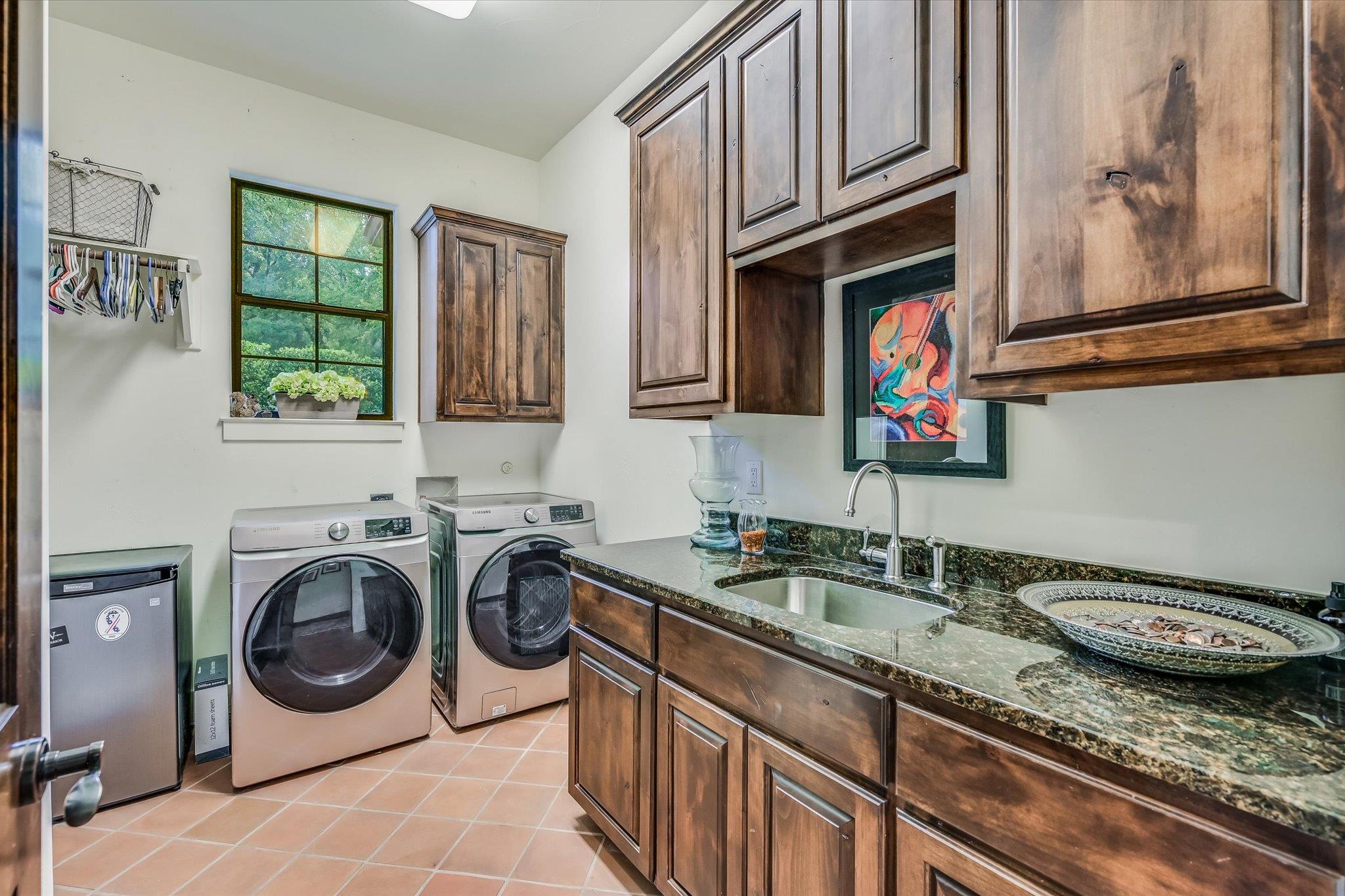 409 Turquoise None Property Photo 36
