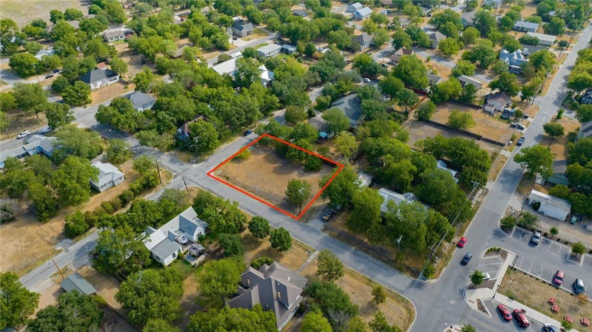 113 W Live Oak ST Property Photo 1