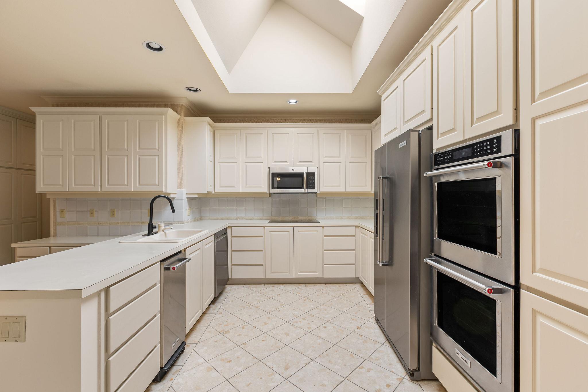 2834 Montebello Rd #b11 Property Photo 16