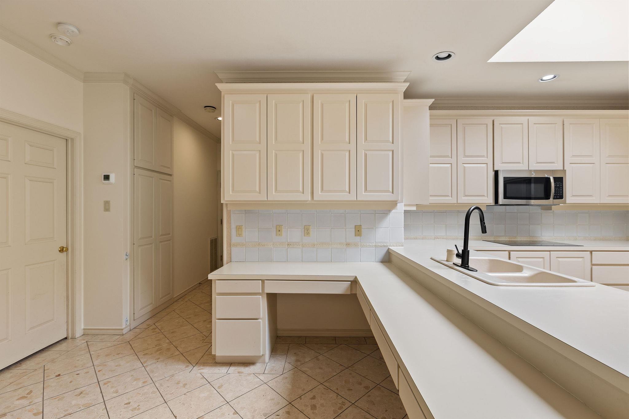 2834 Montebello Rd #b11 Property Photo 18