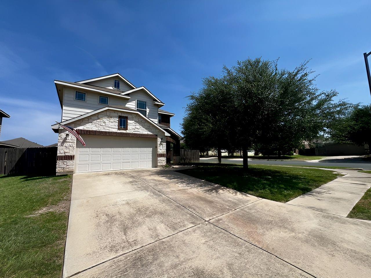 100 Magpie Goose Ln Property Photo 3