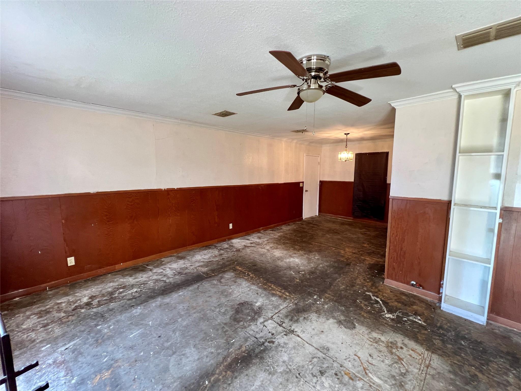 1504 E Central Ave Property Photo 3