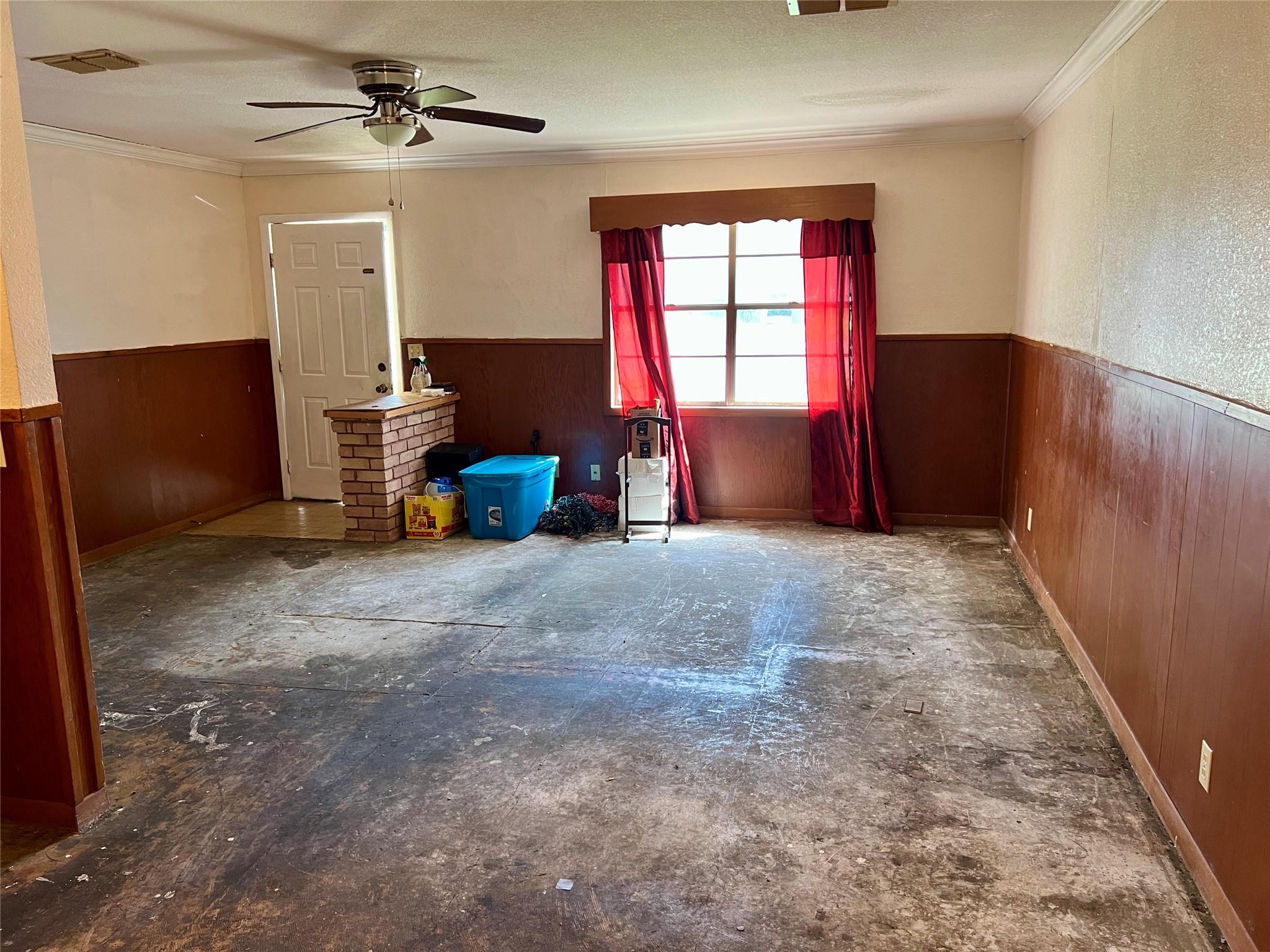 1504 E Central Ave Property Photo 4
