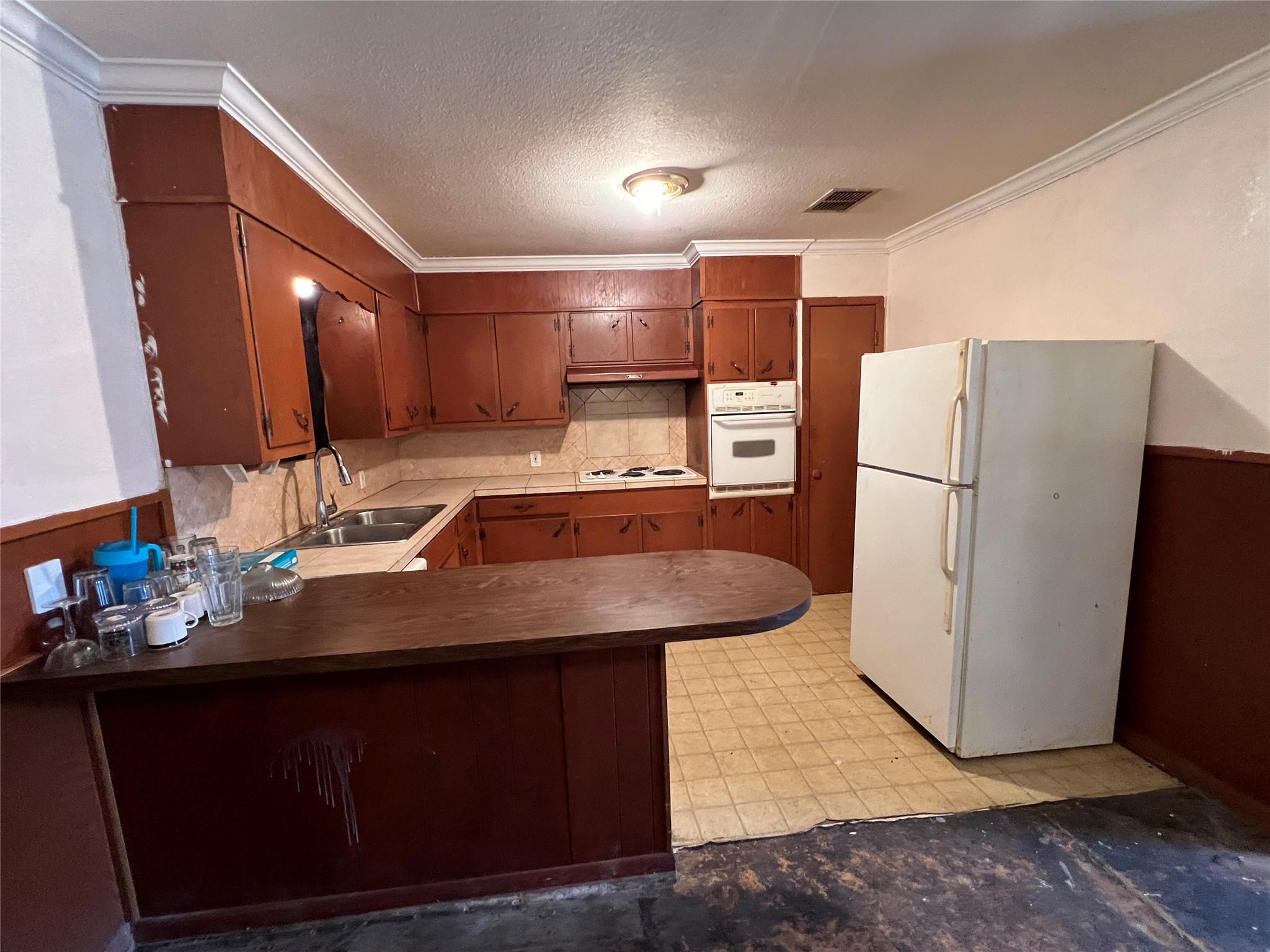 1504 E Central Ave Property Photo 6