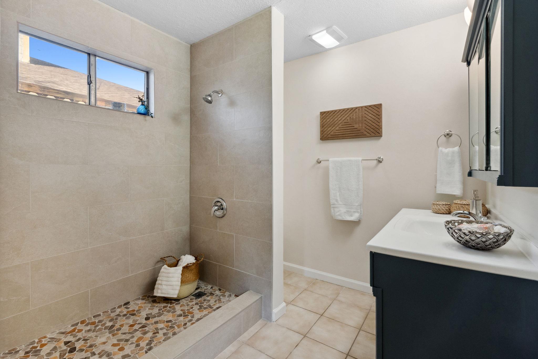 10704 Watchful Fox Dr Property Photo 5