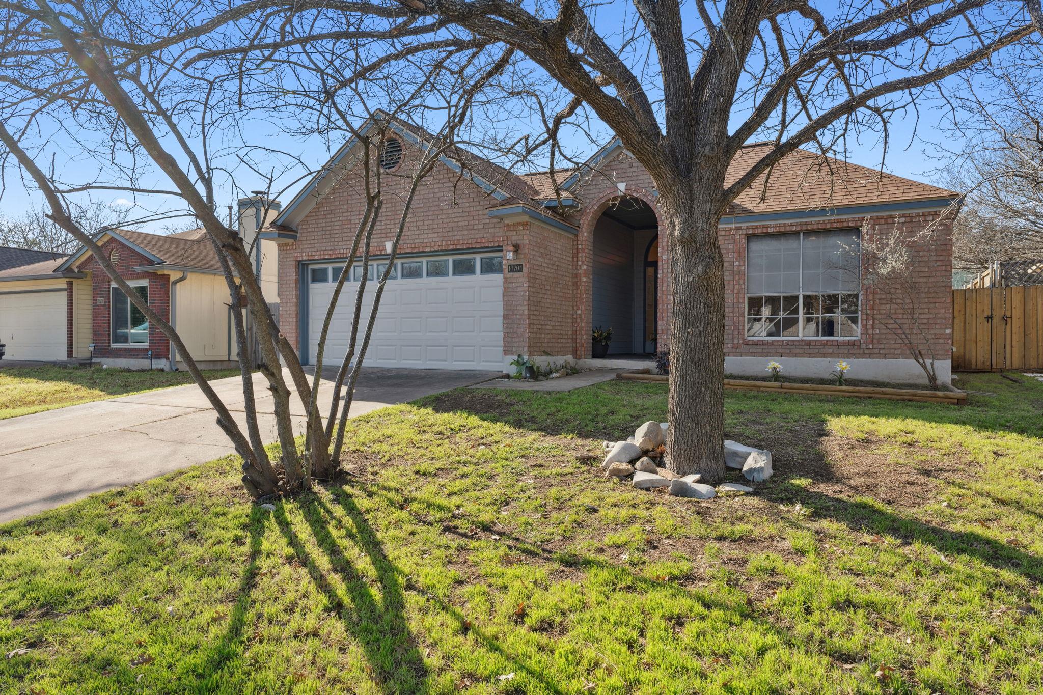 10704 Watchful Fox Dr Property Photo 6