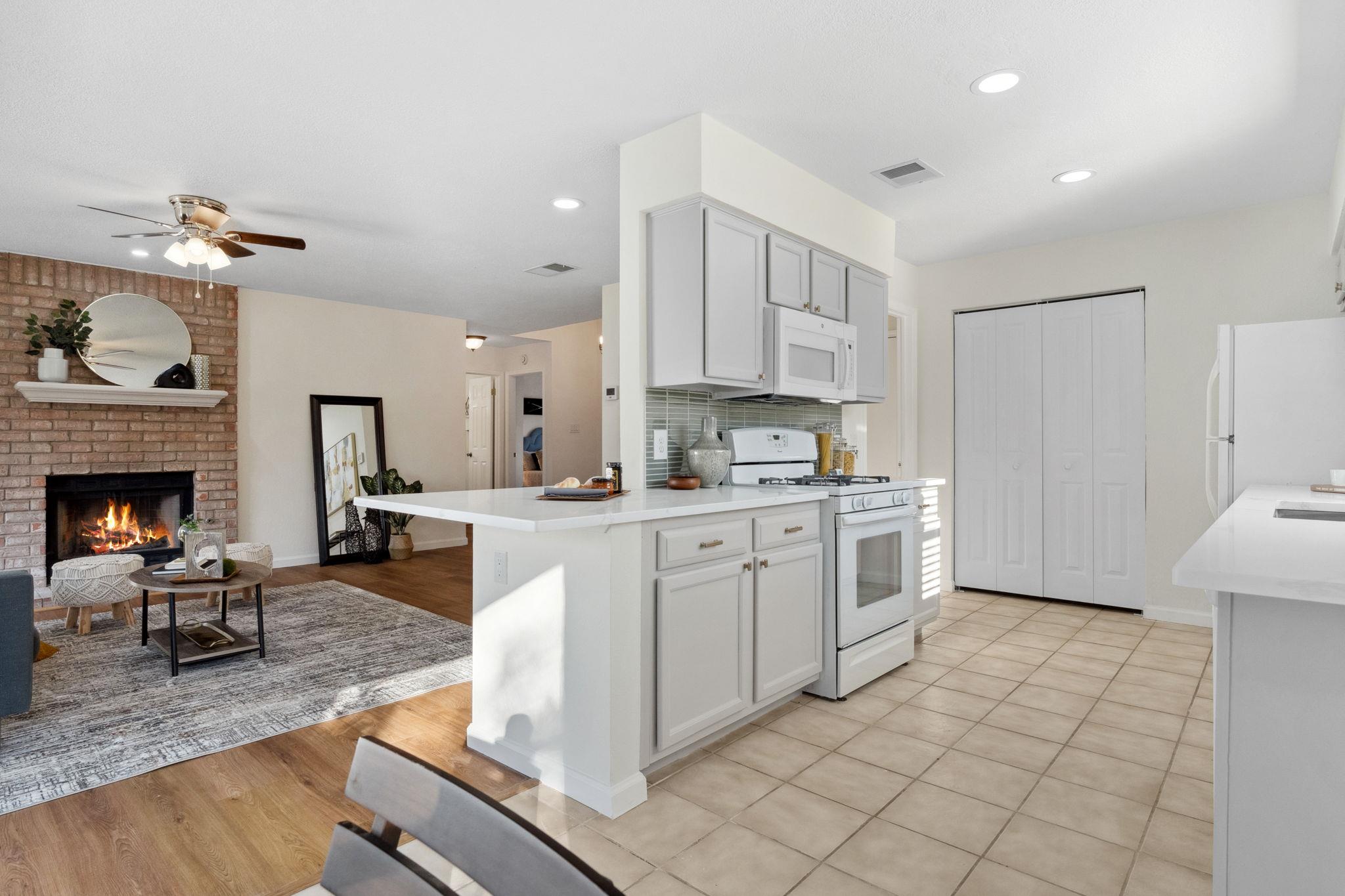 10704 Watchful Fox Dr Property Photo 13