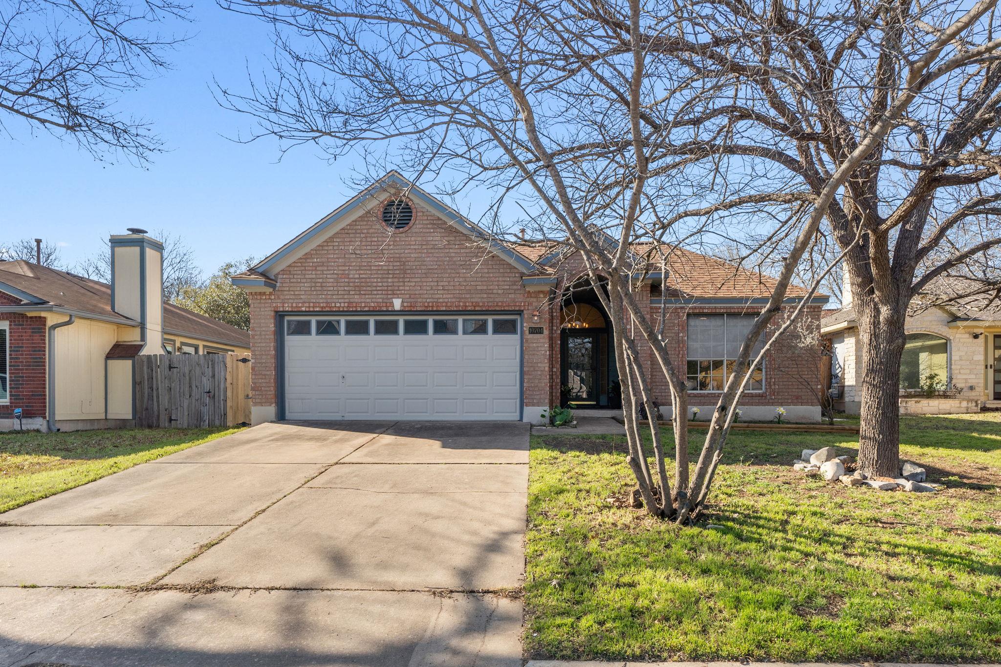 10704 Watchful Fox Dr Property Photo 32