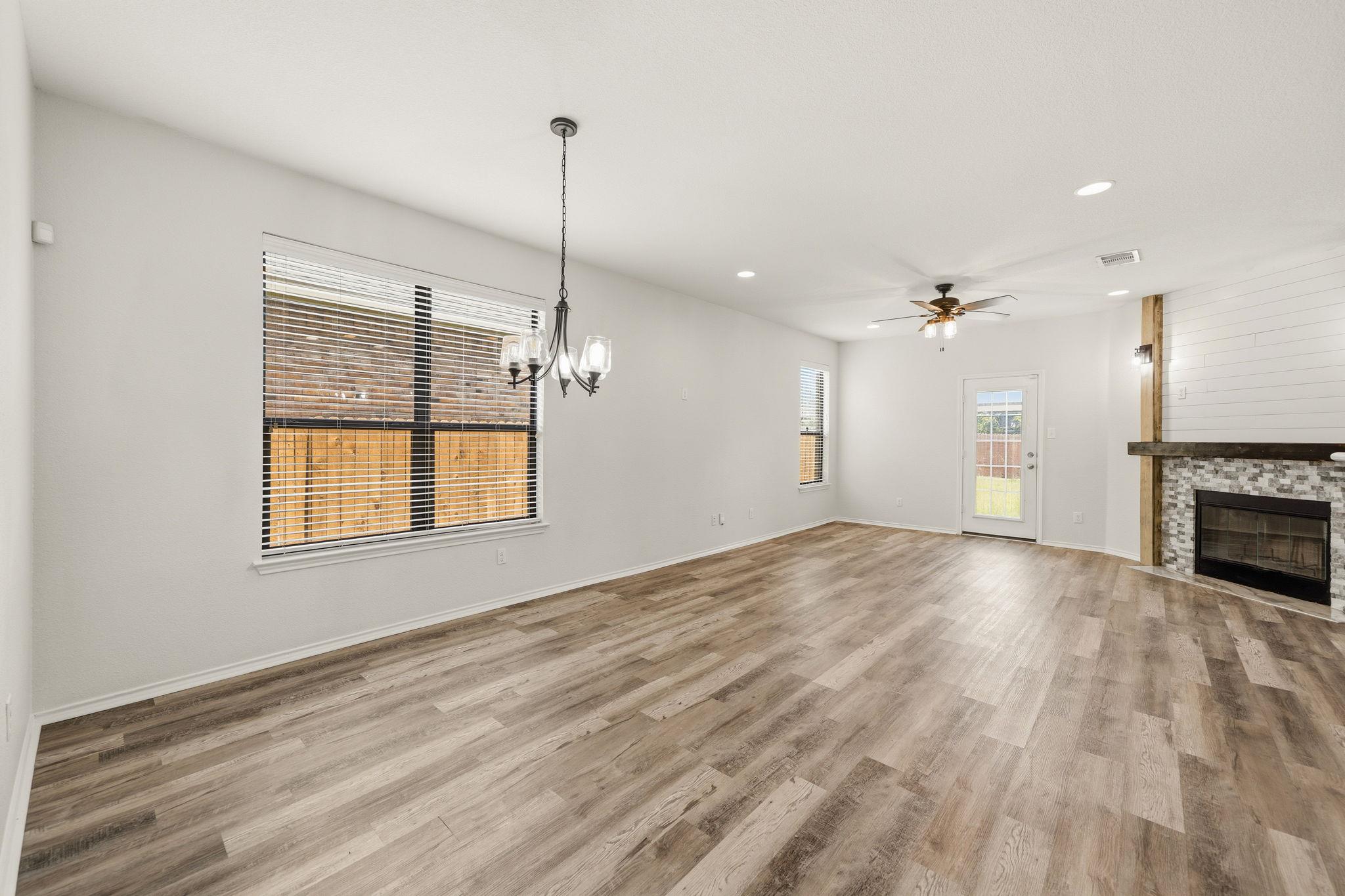 12208 Pecangate Way Property Photo 6