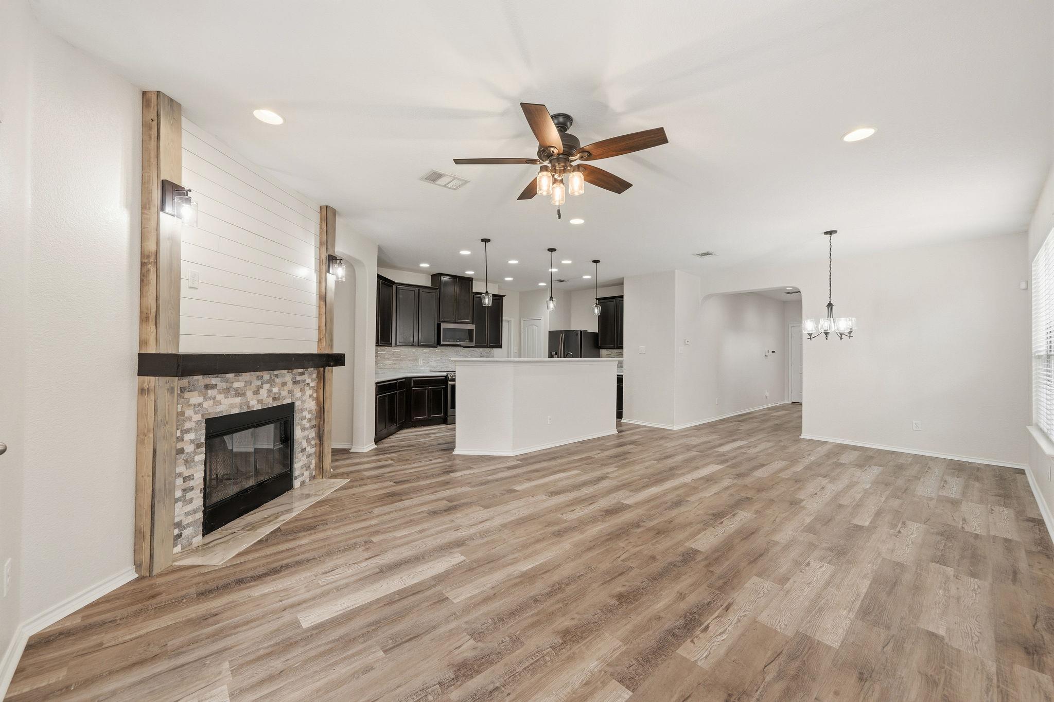 12208 Pecangate Way Property Photo 8