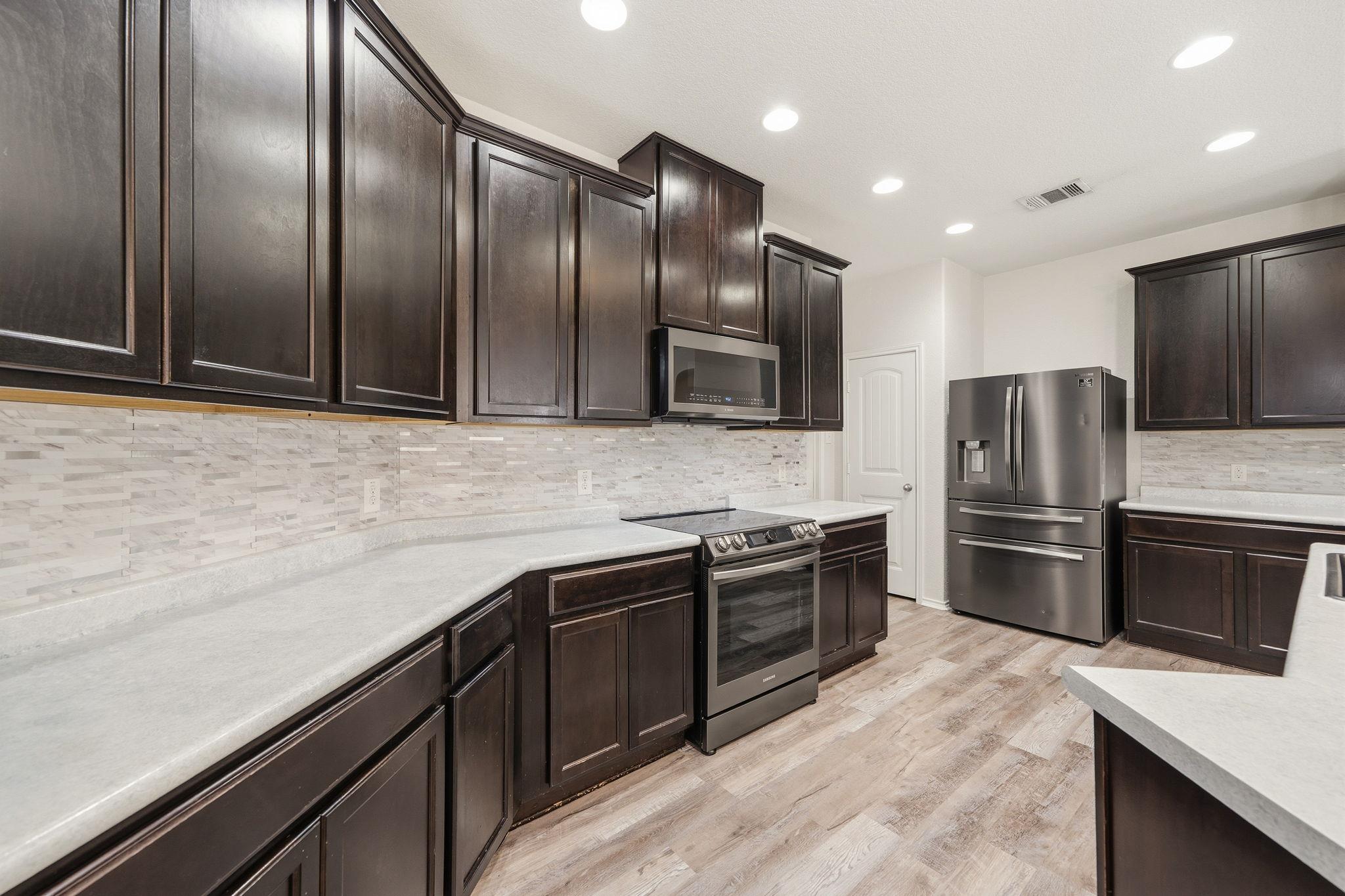 12208 Pecangate Way Property Photo 9