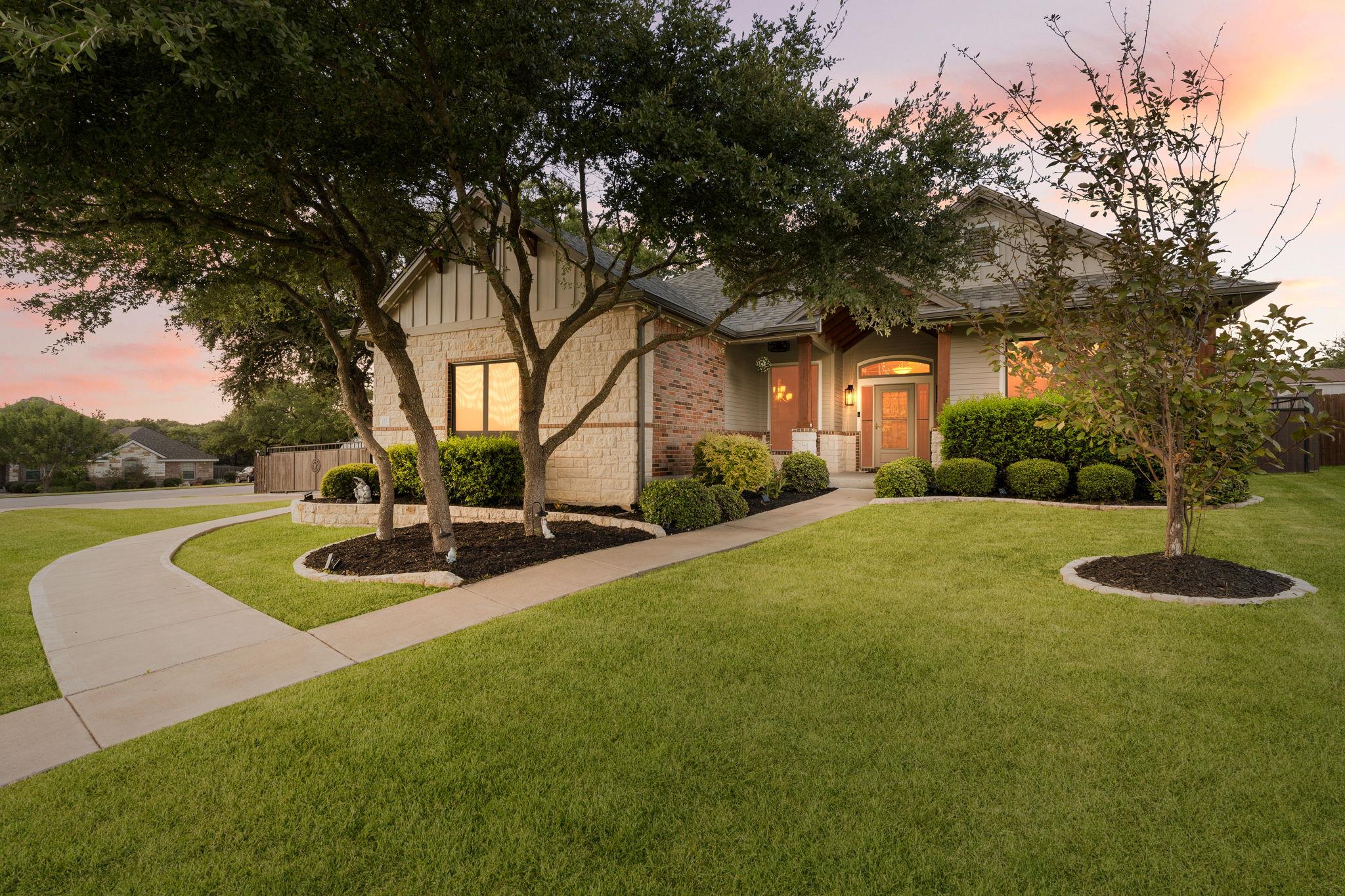 123 Archstone Loop Property Photo 1