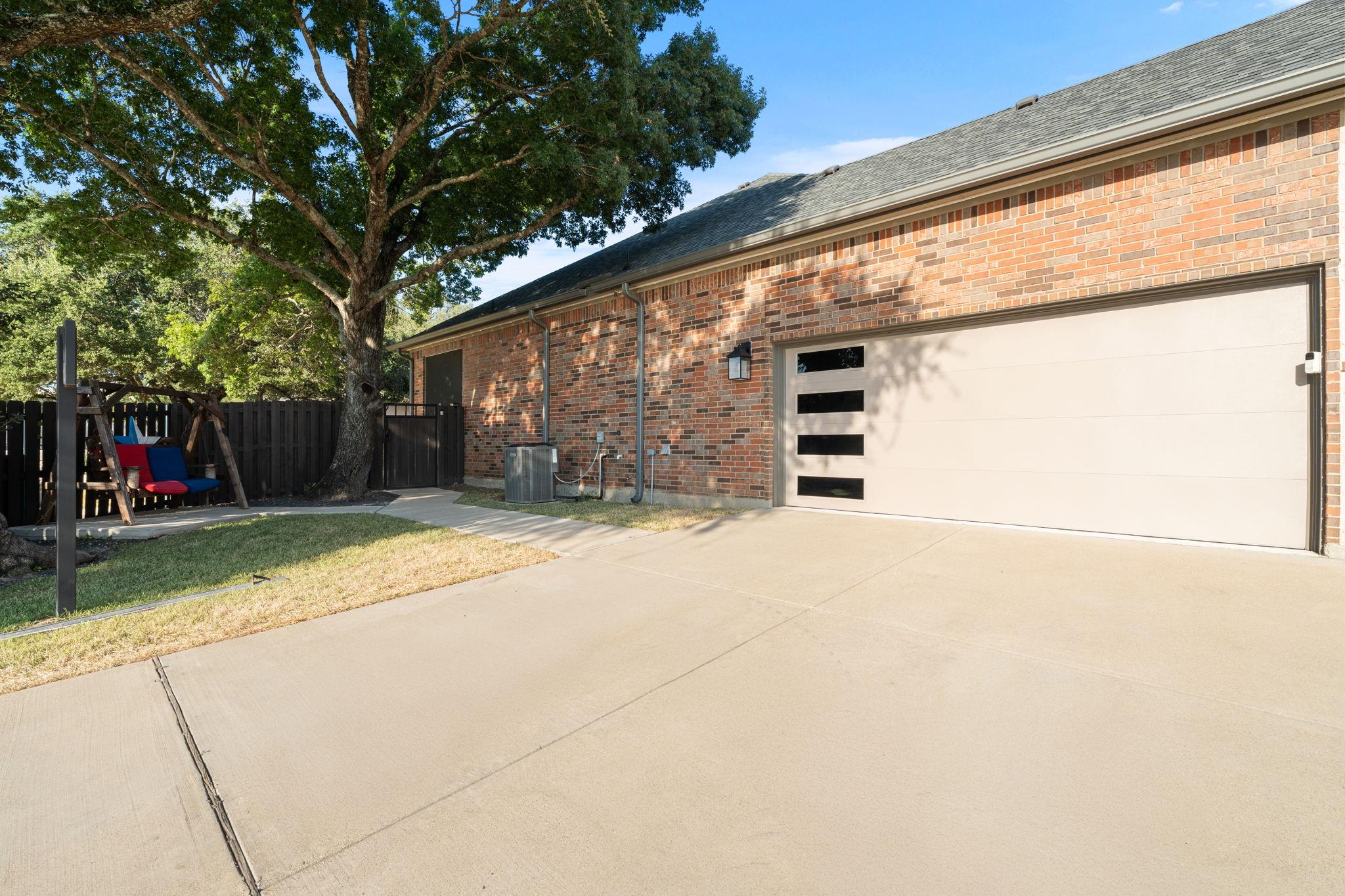 123 Archstone Loop Property Photo 5
