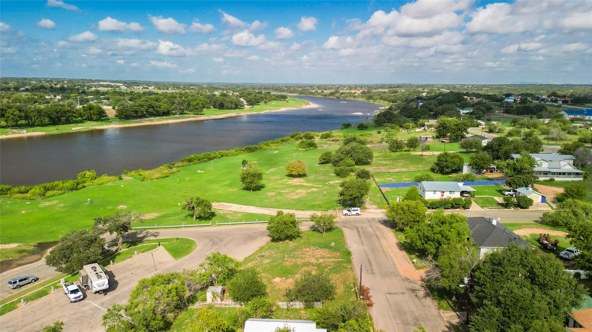 408 W Tarrant St Property Photo 5
