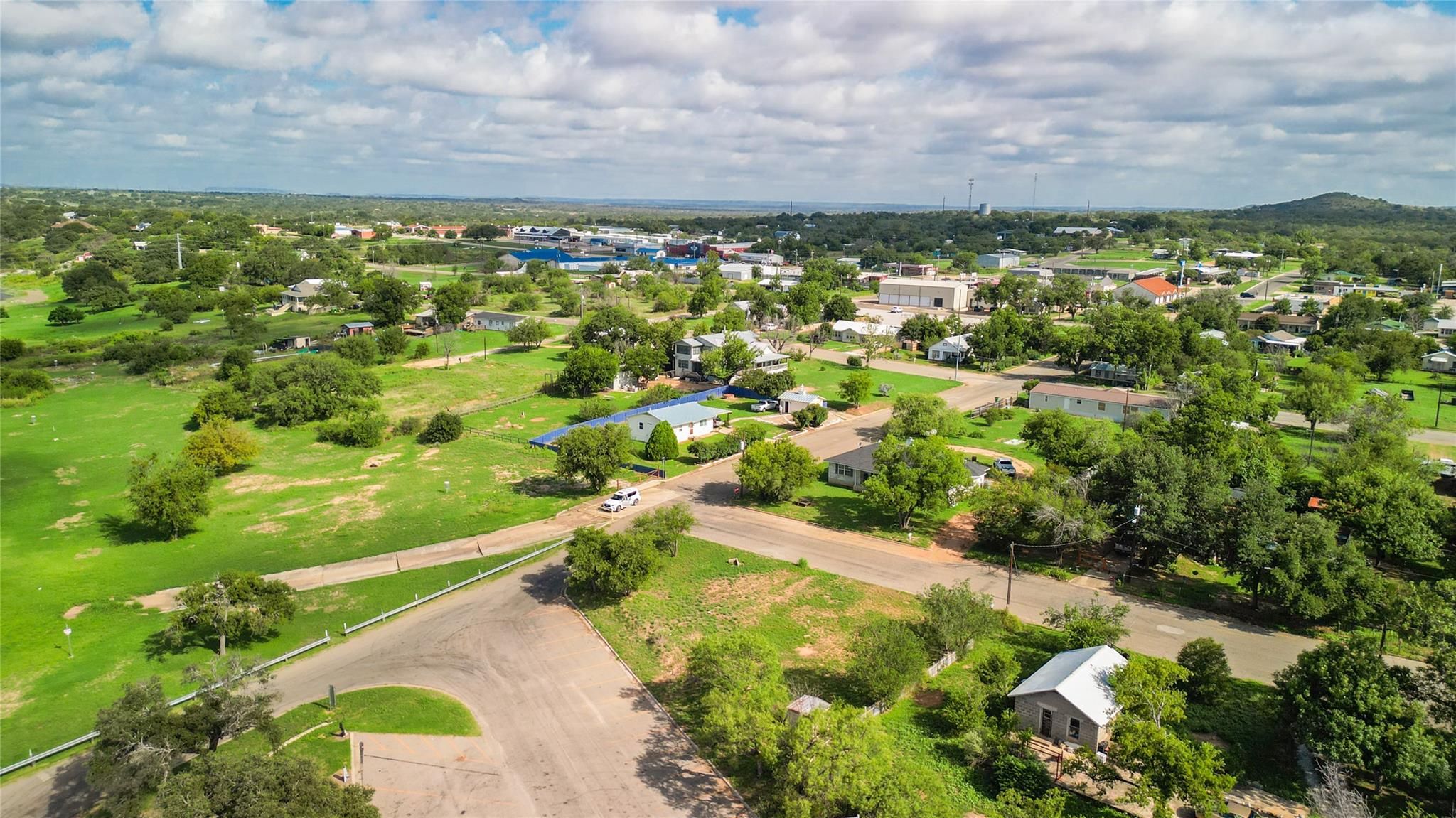 408 W Tarrant St Property Photo 6