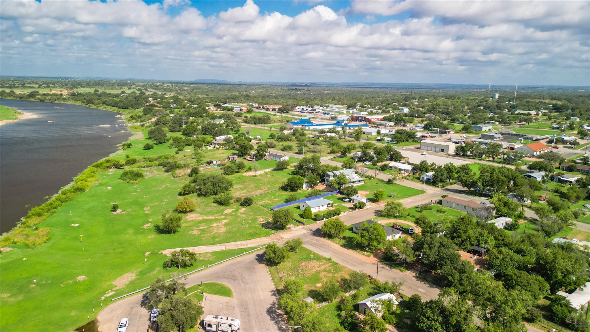 408 W Tarrant St Property Photo 14