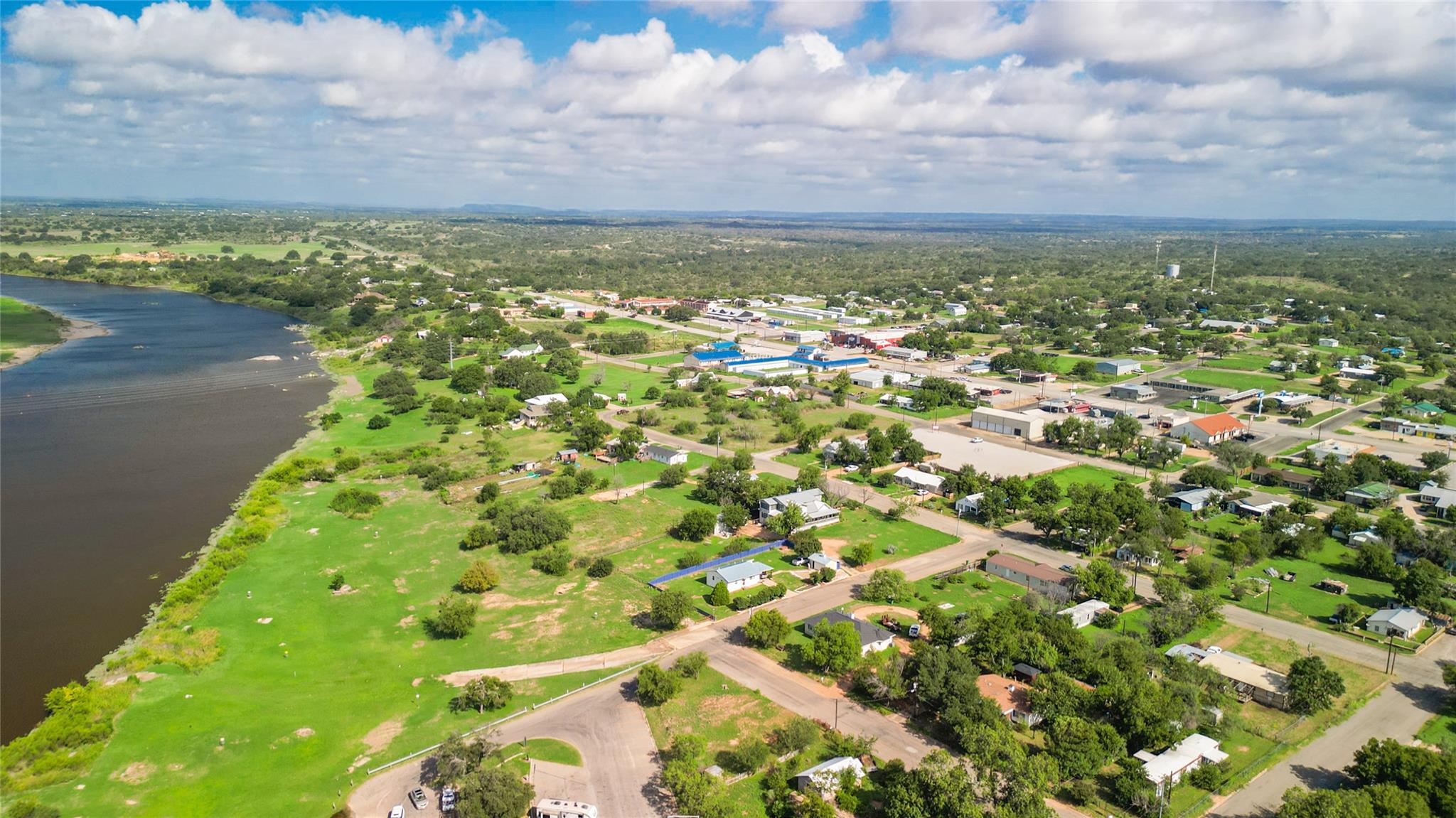 408 W Tarrant St Property Photo 15