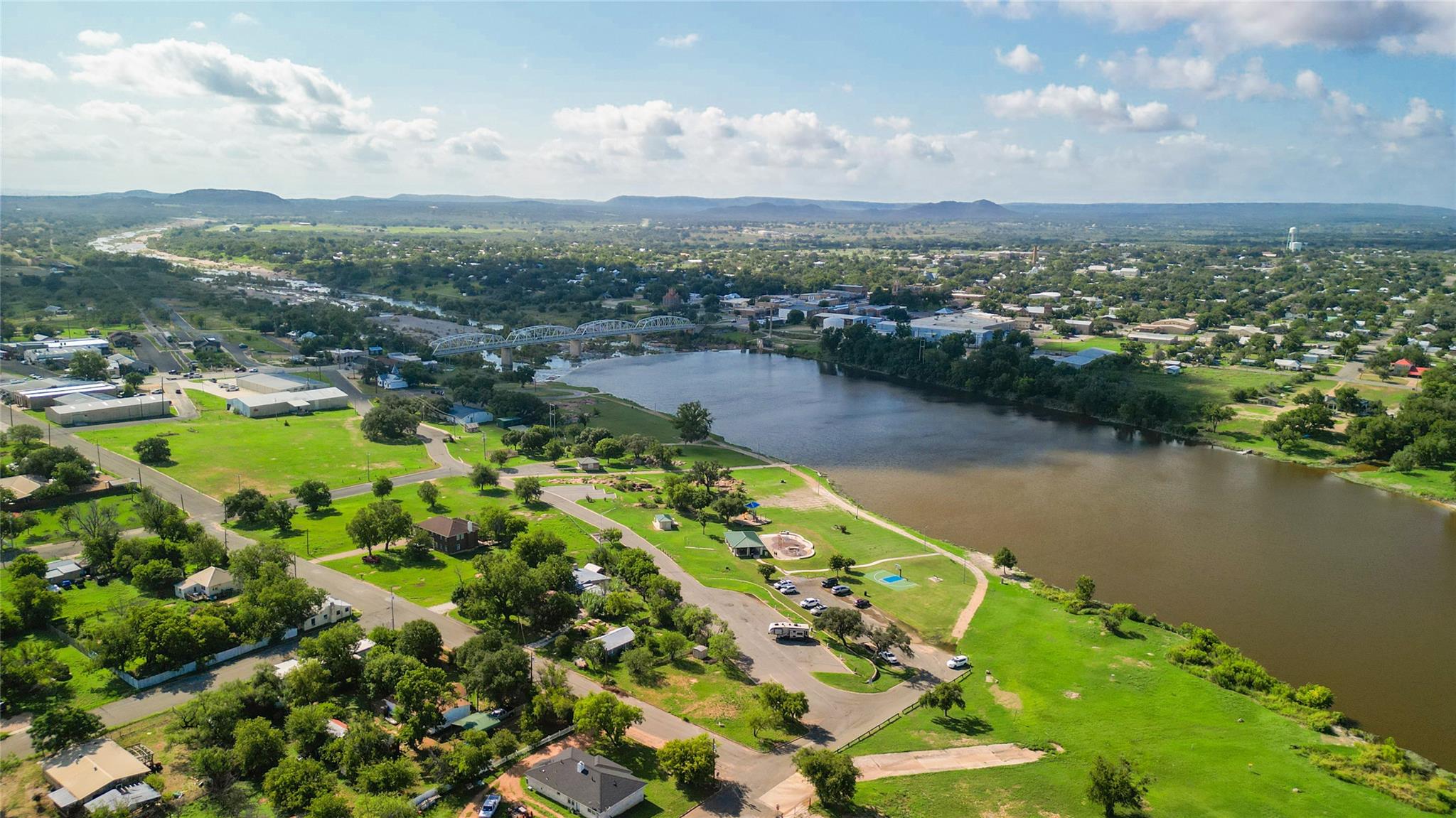 408 W Tarrant St Property Photo 18