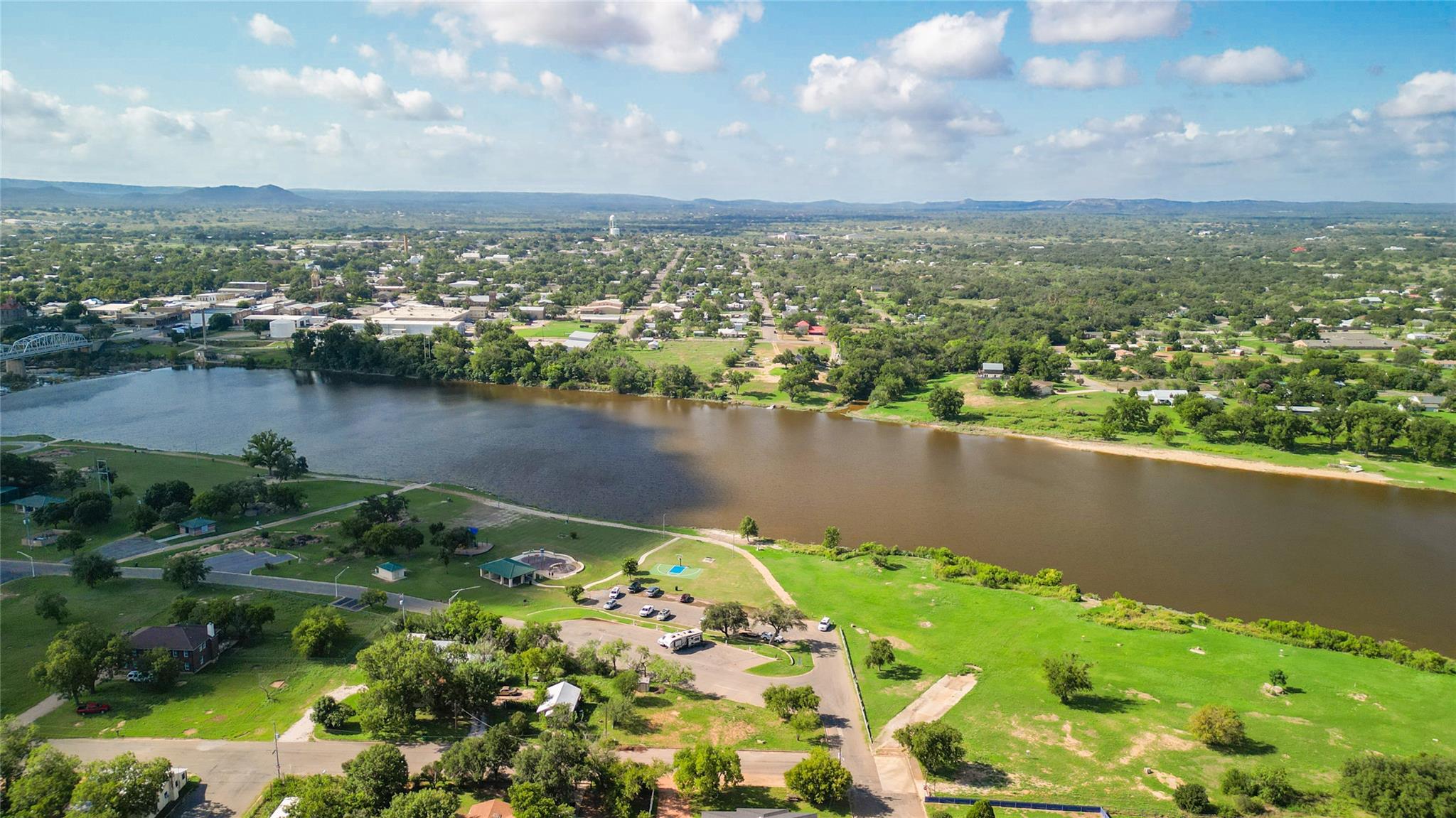 408 W Tarrant St Property Photo 19