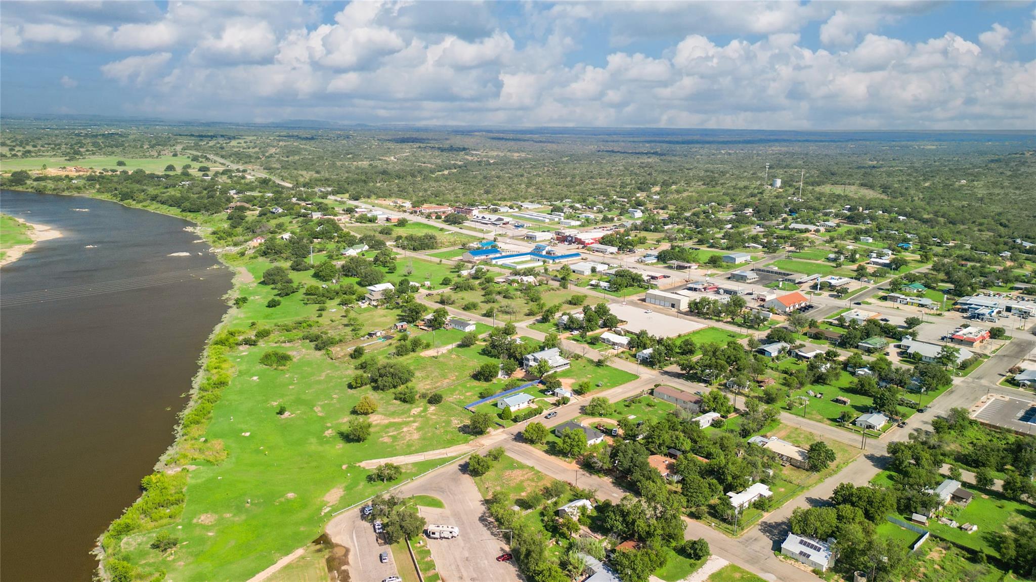 408 W Tarrant St Property Photo 22