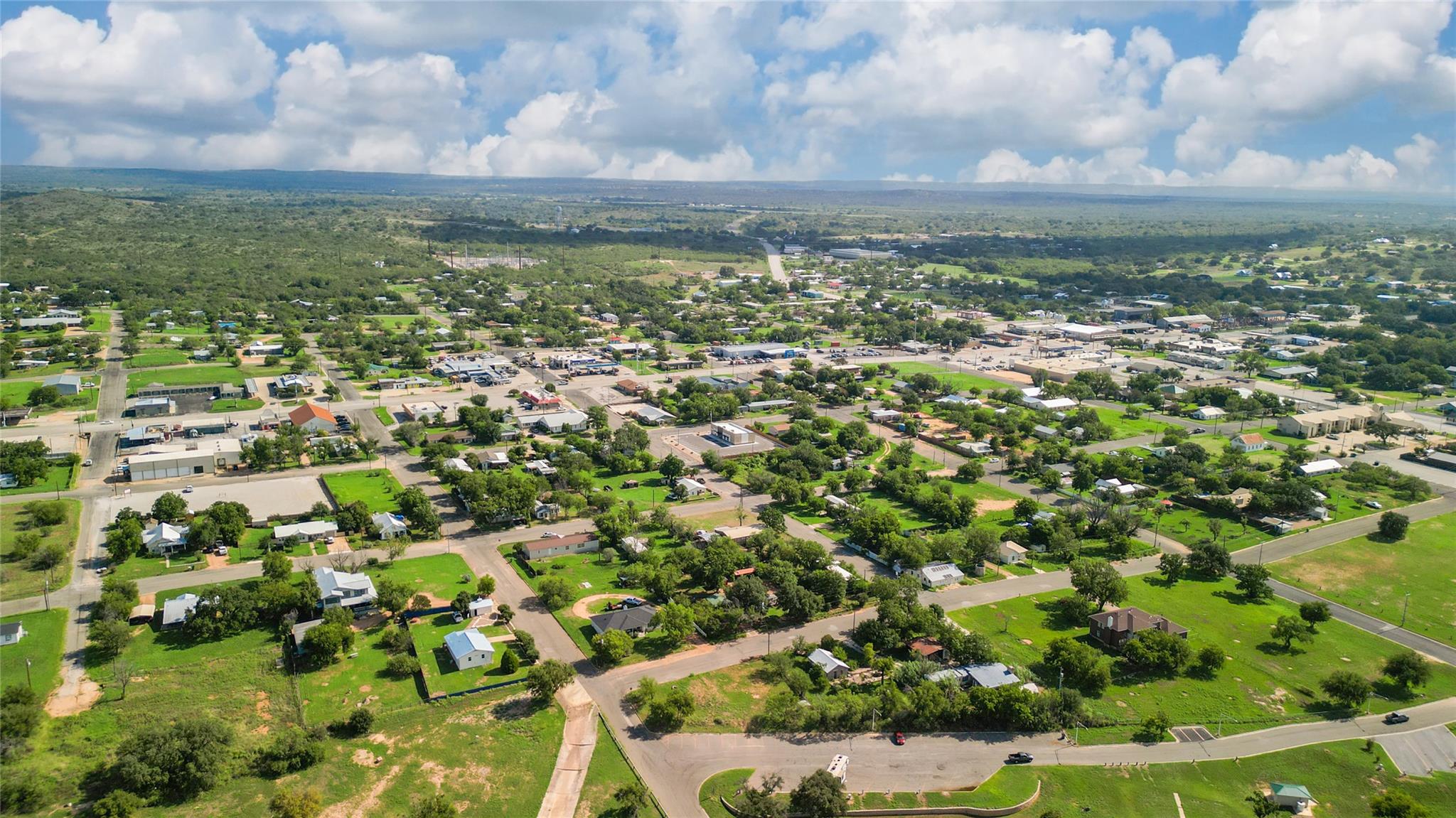 408 W Tarrant St Property Photo 24