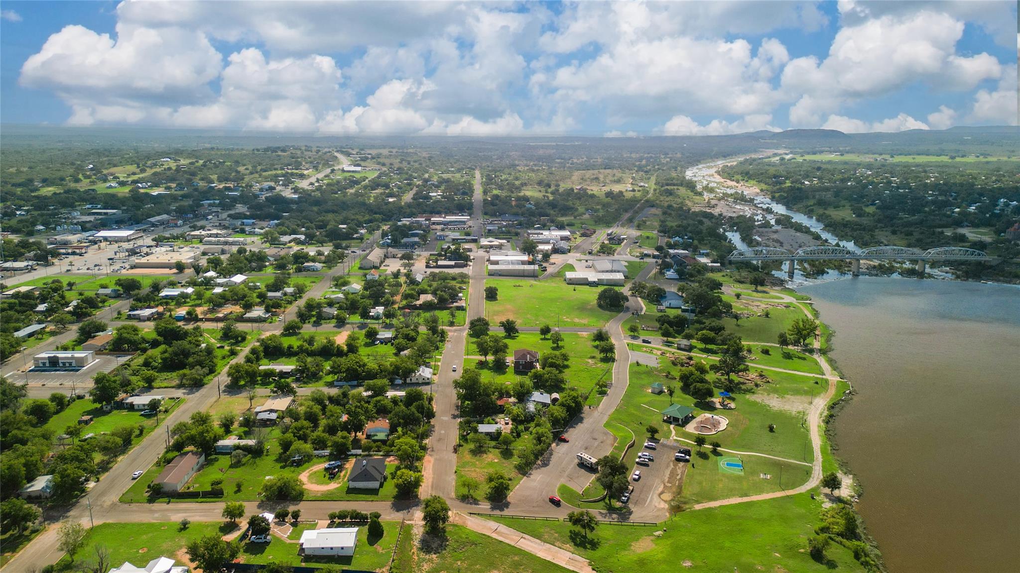 408 W Tarrant St Property Photo 25