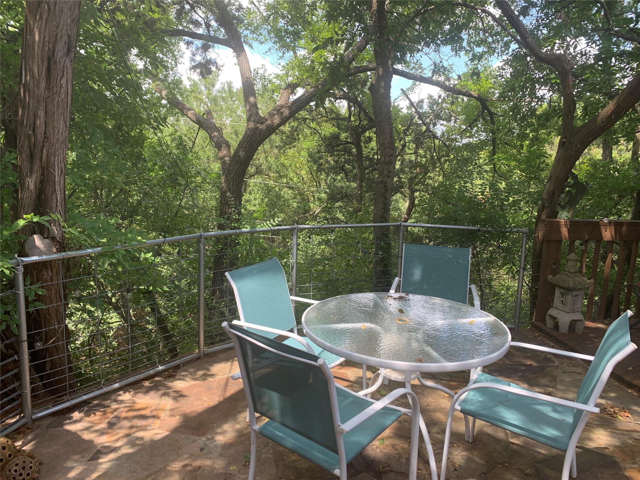 816 Ramble Ln #b Property Photo 2