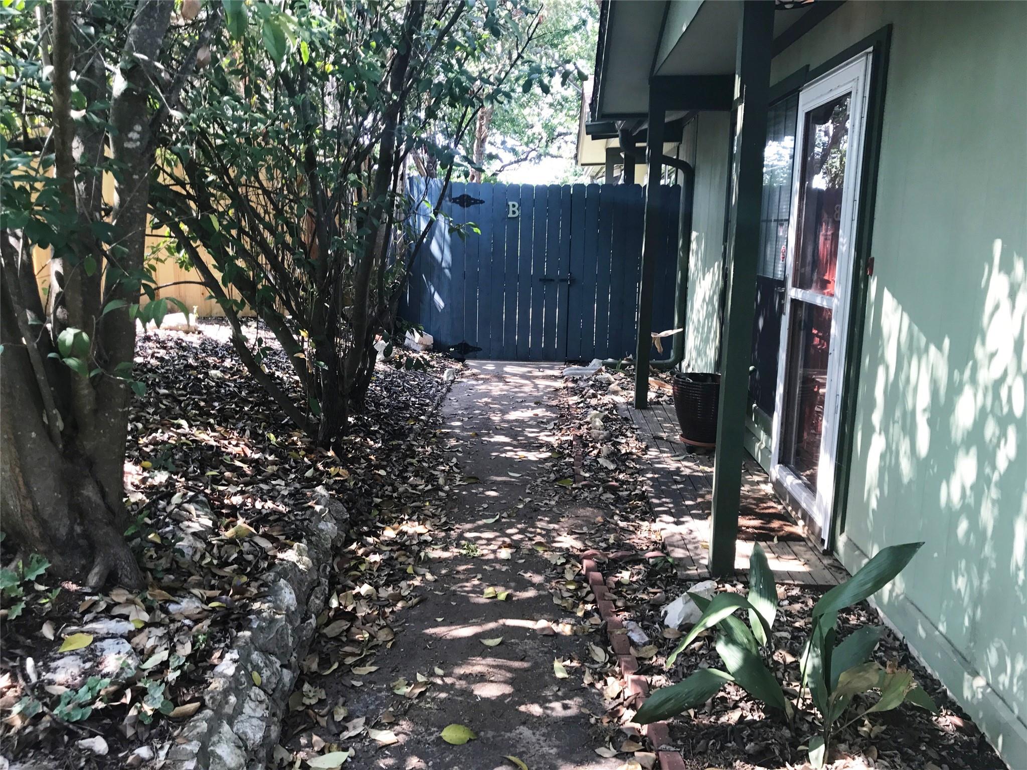 816 Ramble Ln #b Property Photo 15