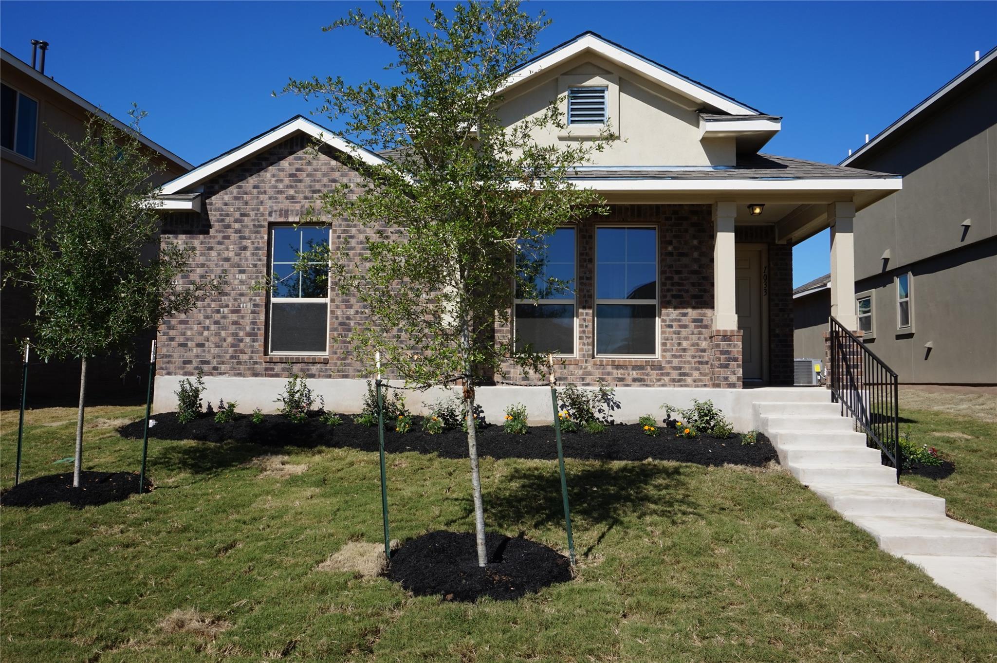 1033 Britt Ln Property Photo 1