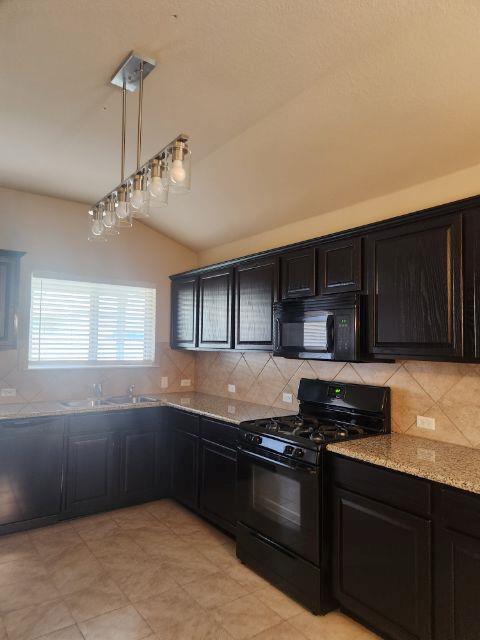 1033 Britt Ln Property Photo 6