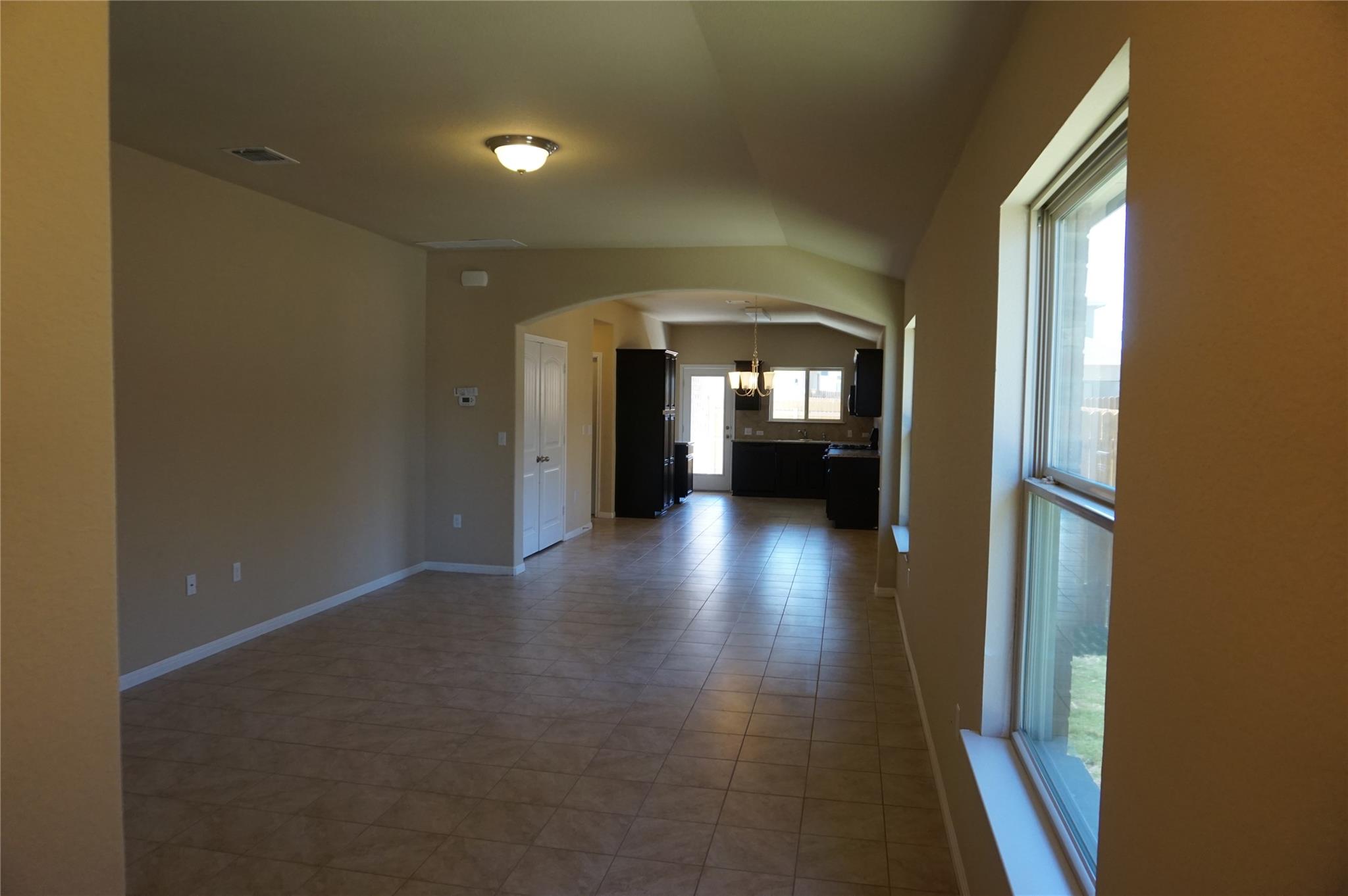 1033 Britt Ln Property Photo 7