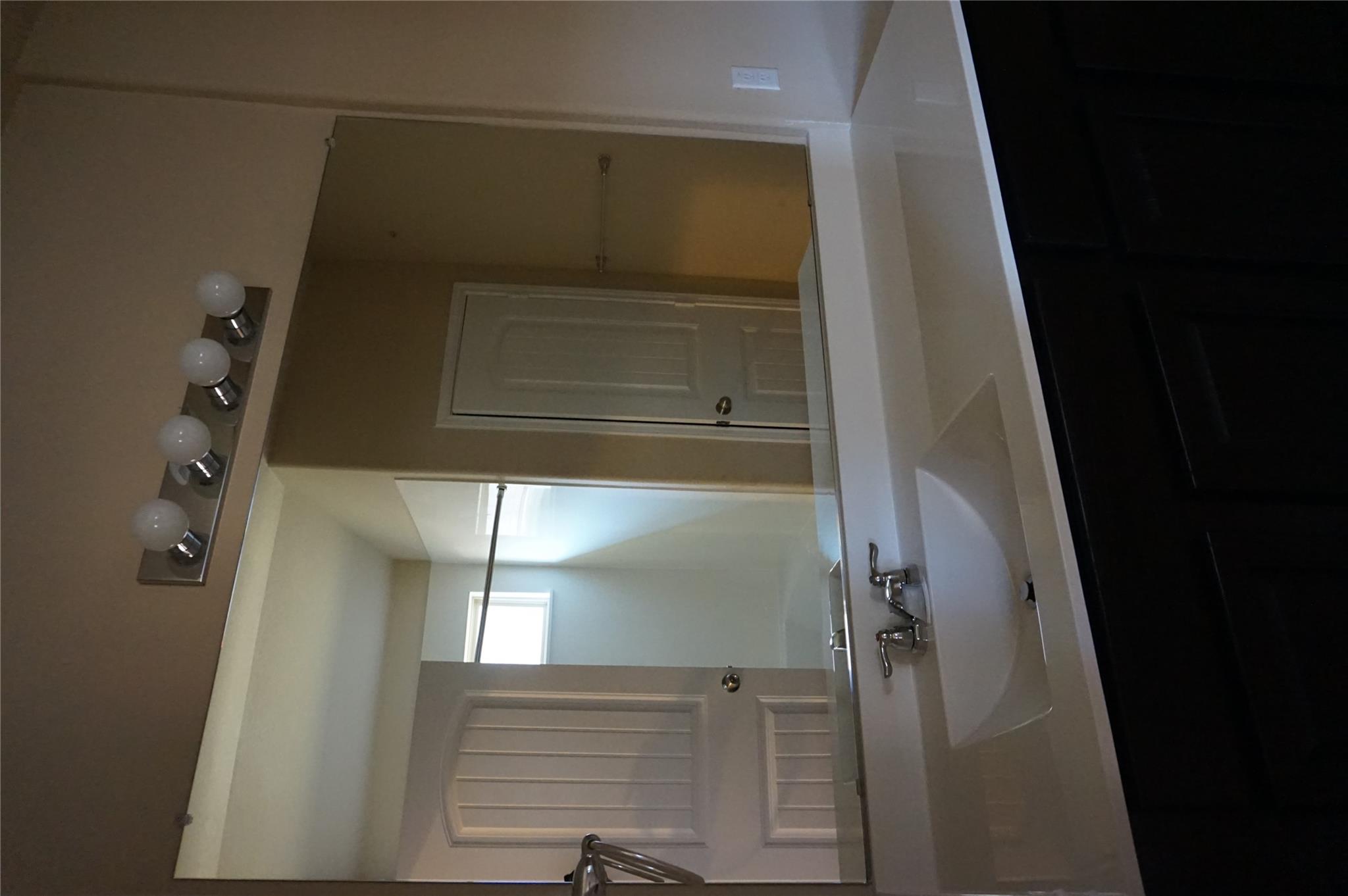 1033 Britt Ln Property Photo 13