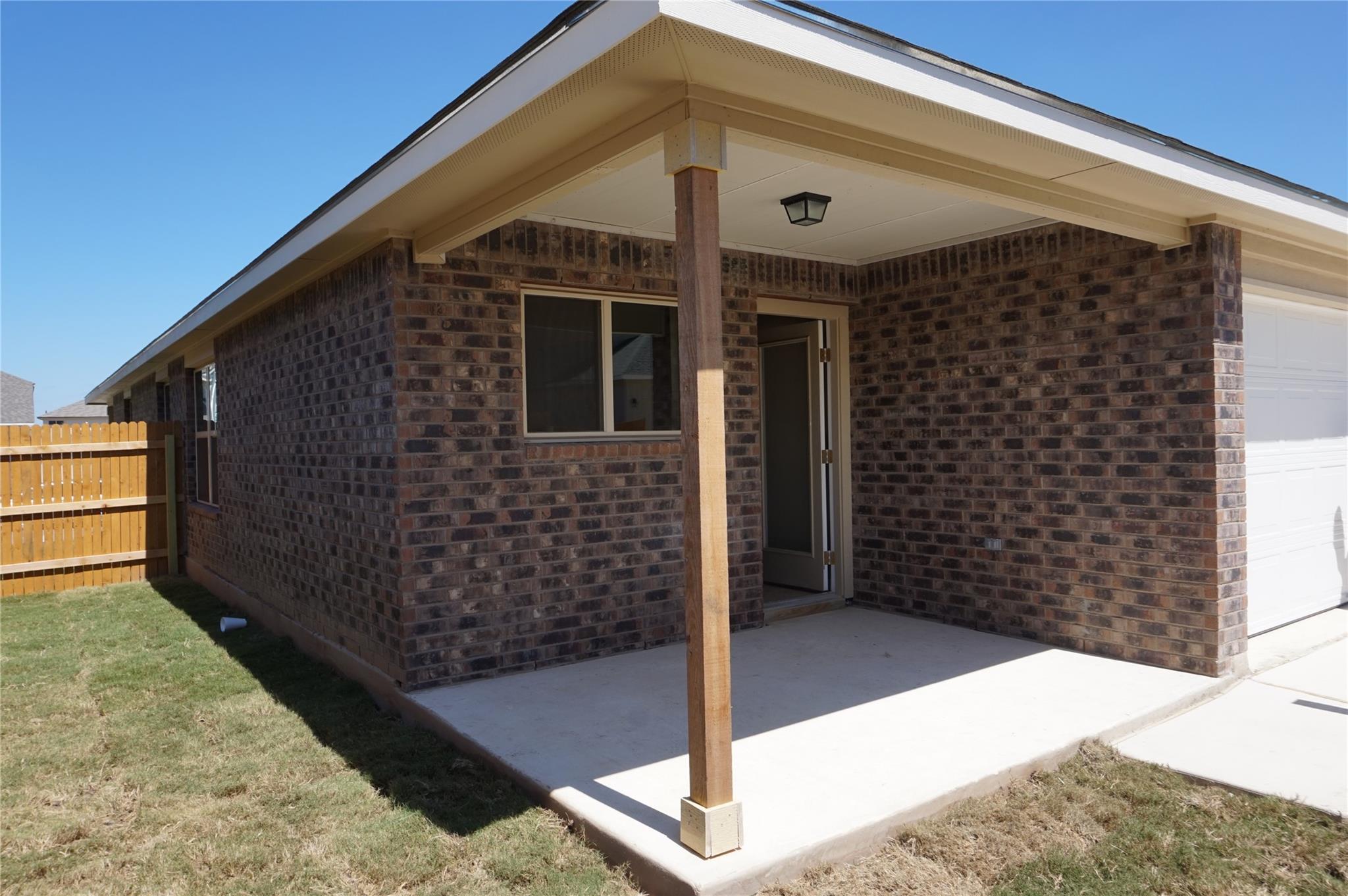 1033 Britt Ln Property Photo 17