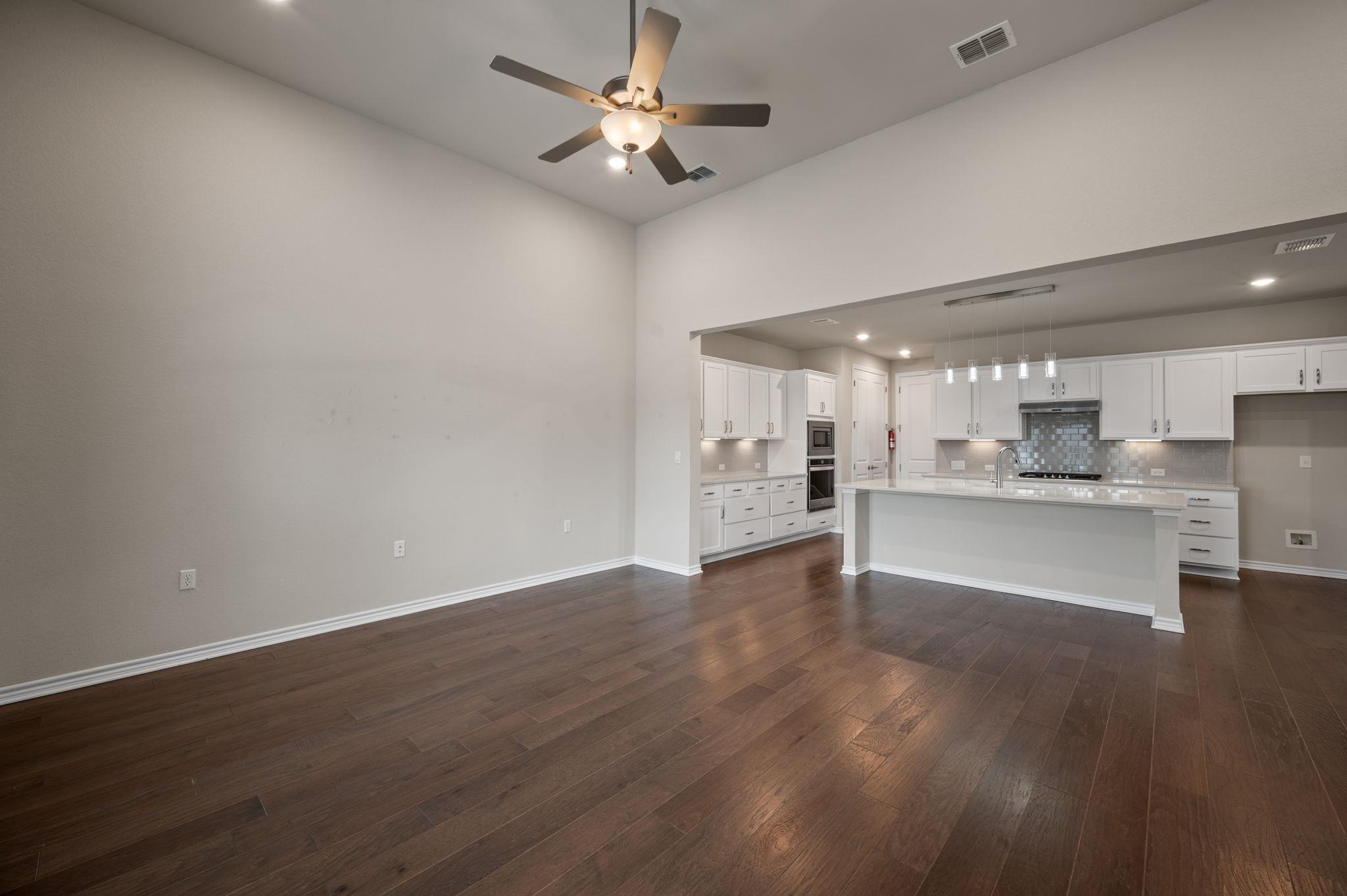 305 Bolivar Way 101 Property Photo 12