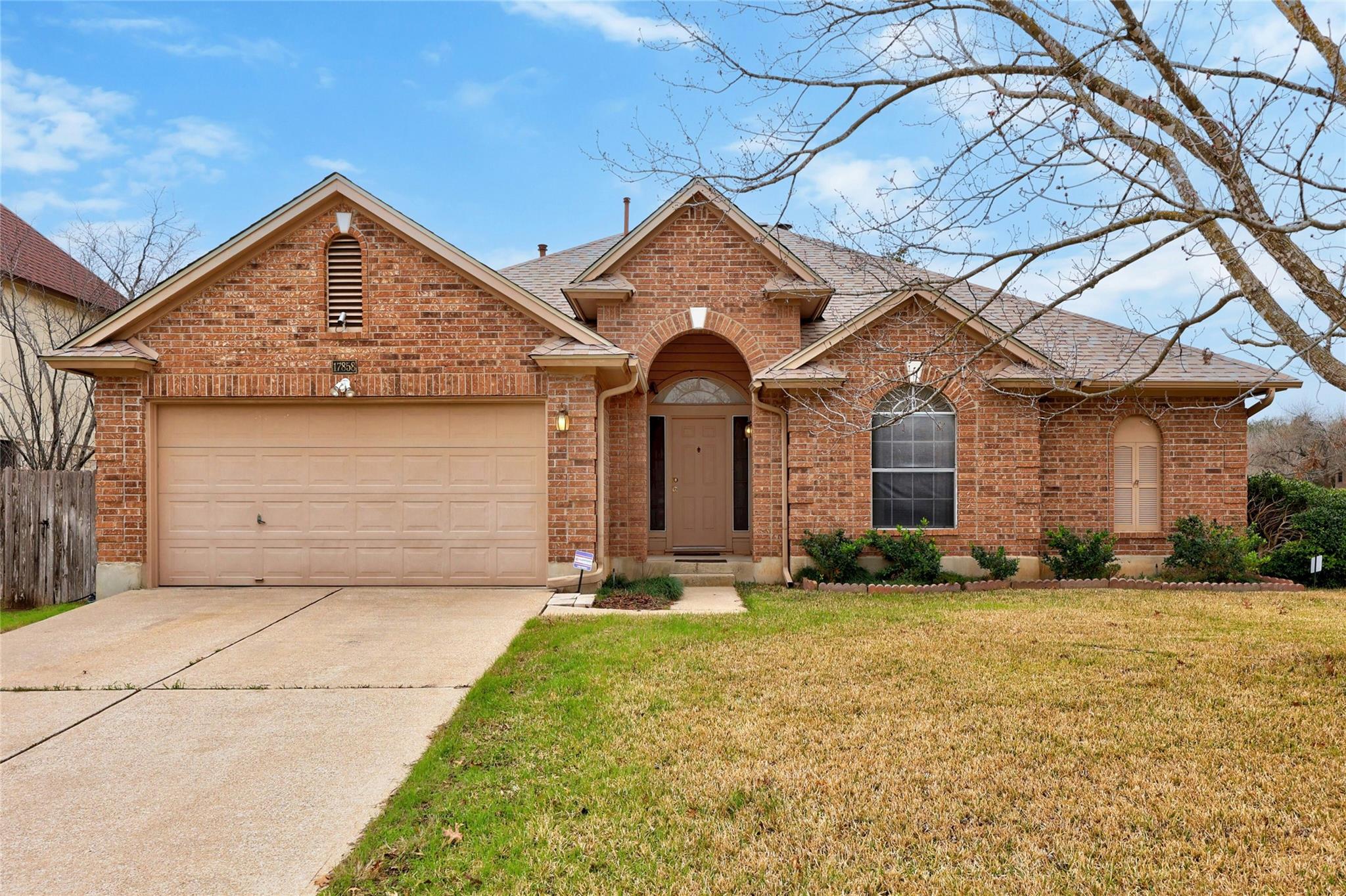 17858 Park Valley Dr Property Photo