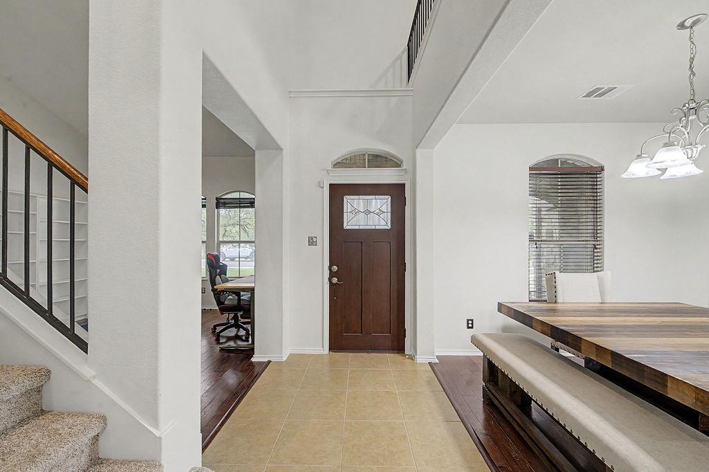 17804 Linkhill Dr Property Photo 4