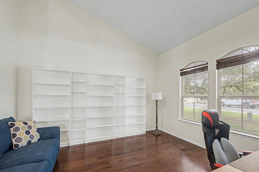 17804 Linkhill Dr Property Photo 6