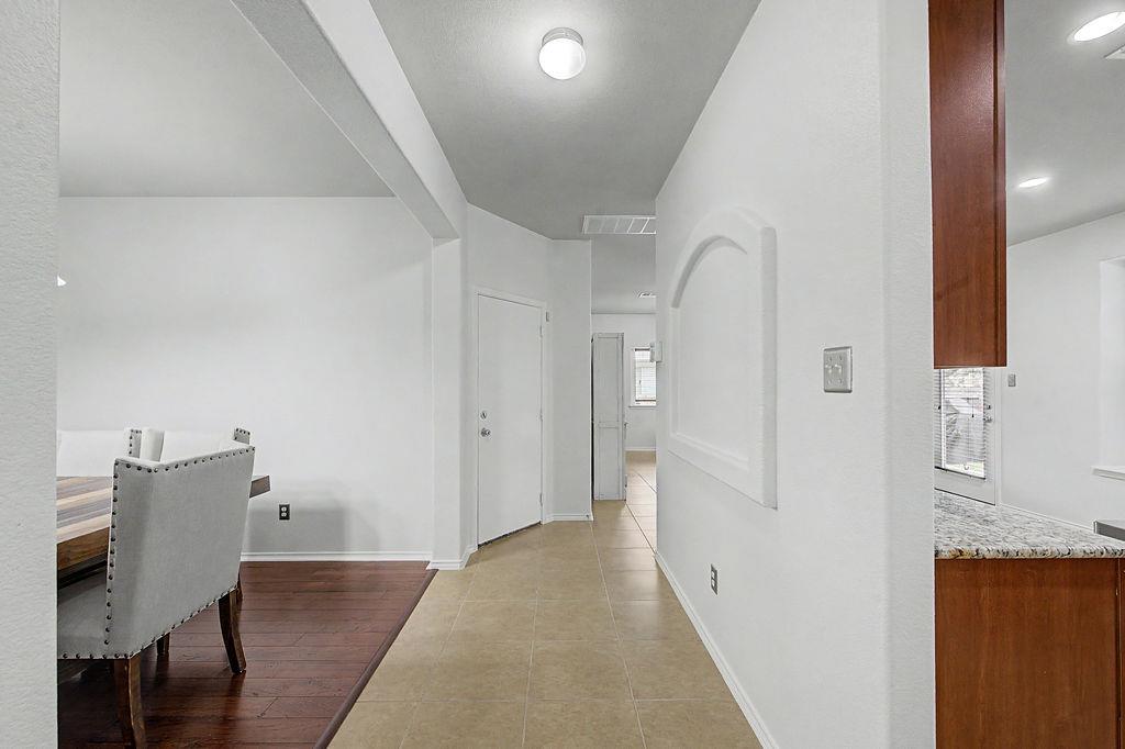 17804 Linkhill Dr Property Photo 7